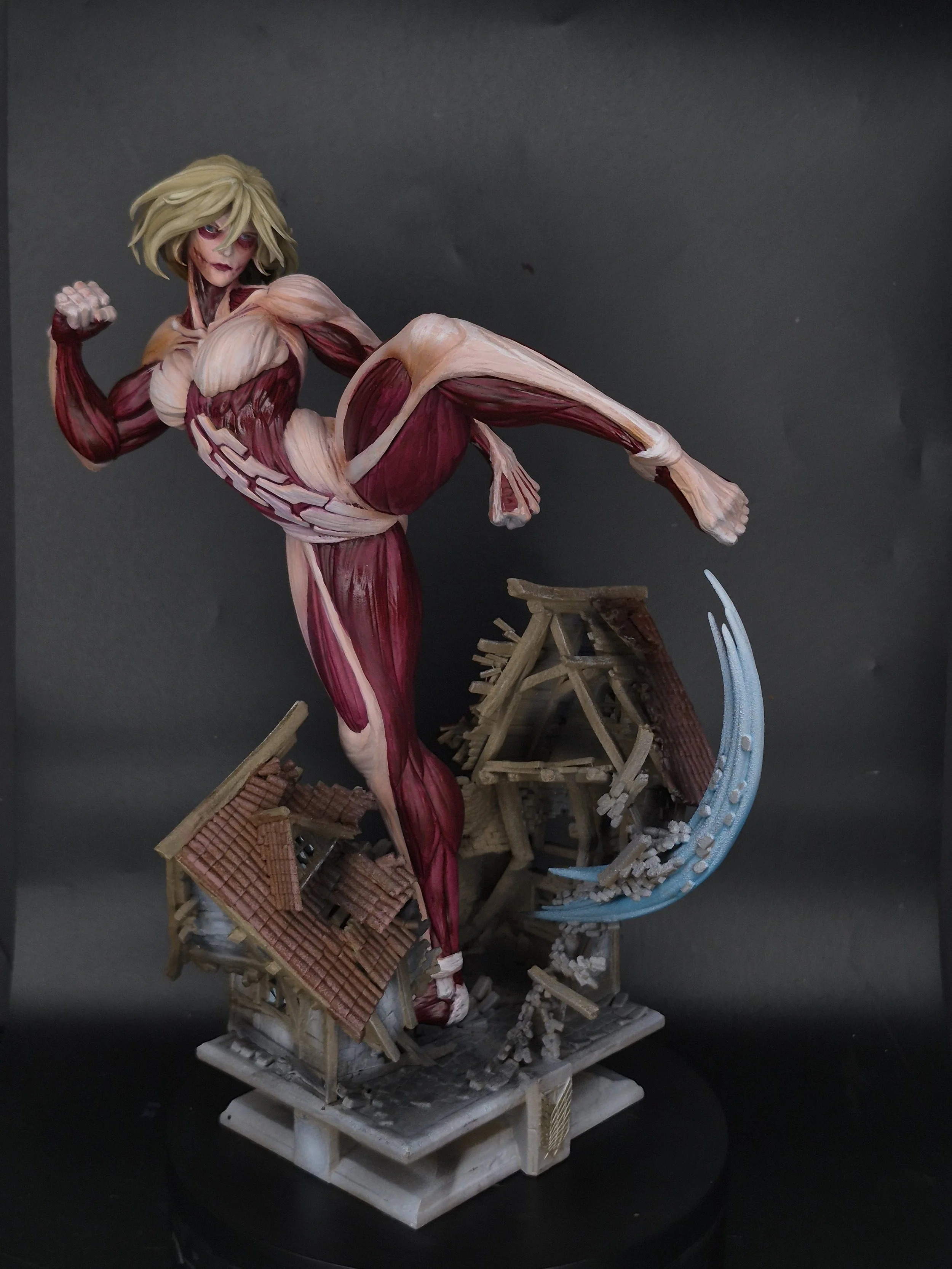 Female Titan - AoT 1/6 Scale