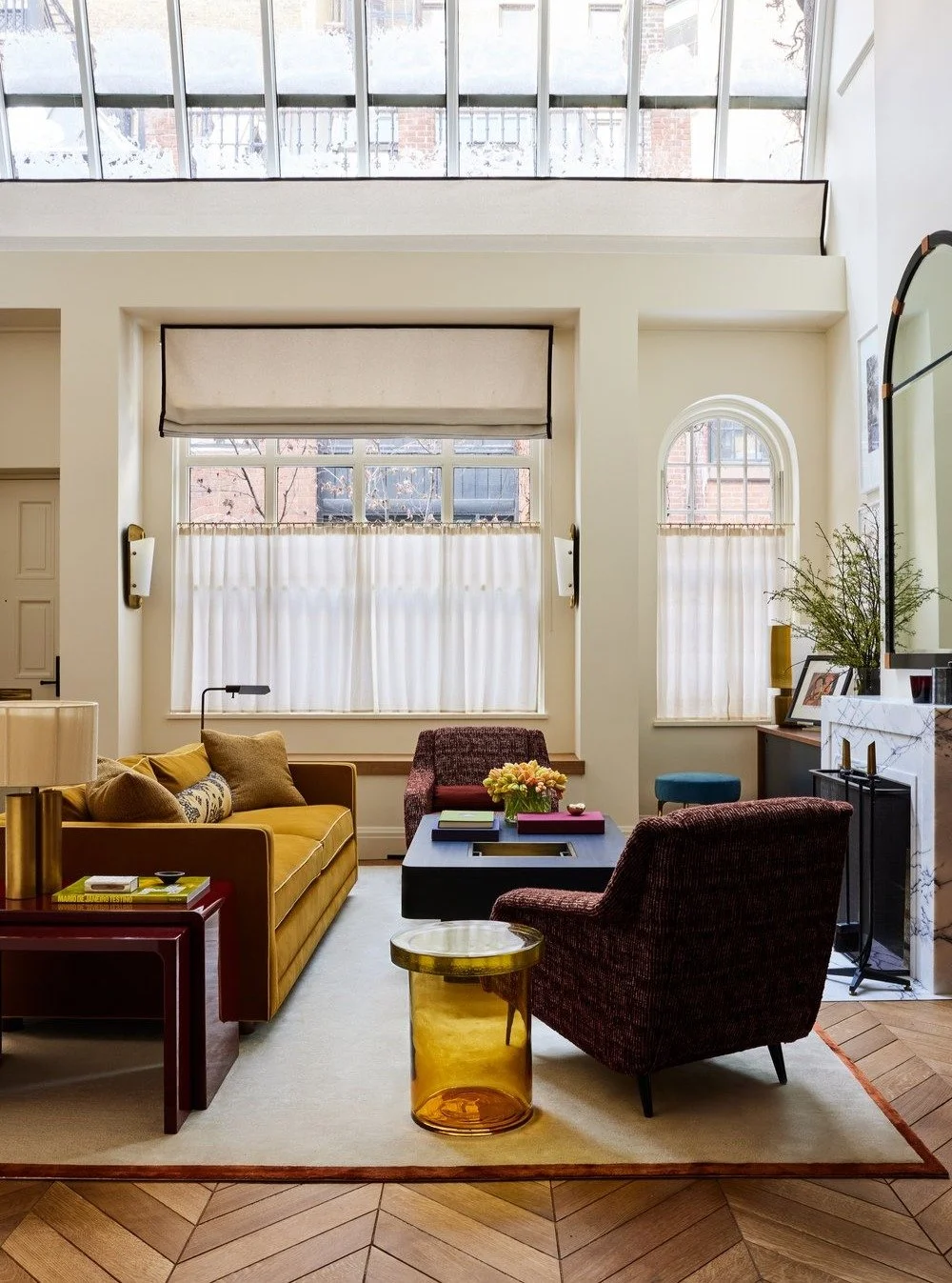 Beautiful, rich colors ground the design in this light, airy space. It's the perfect balance of bright energy and sophisticated comfort.

Design: @gachotstudios

#InteriorDesign #ColorPalette #LuxuryLiving #DesignInspiration #InteriorStyling #Interio