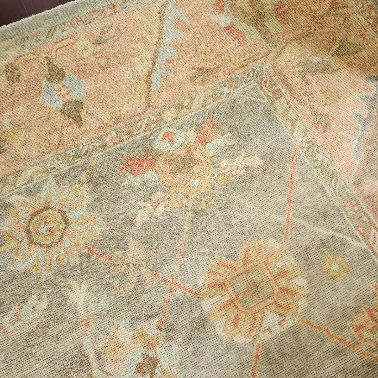 Two new rugs at our Montclair project. ❤️ More to come soon!
.
.
.
#njinteriordesign #njinteriordesigner #interiordesign  #designdetails #jenniferliinteriors