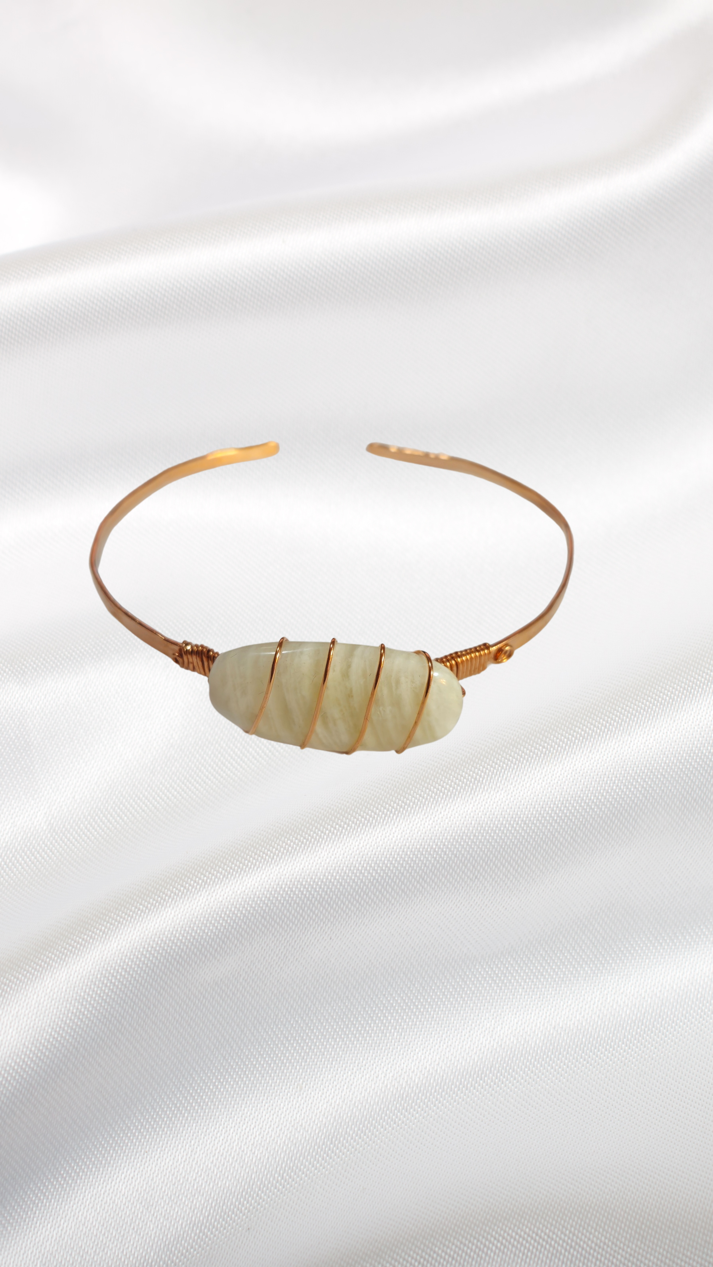 Moonstone Bracelet 01.png