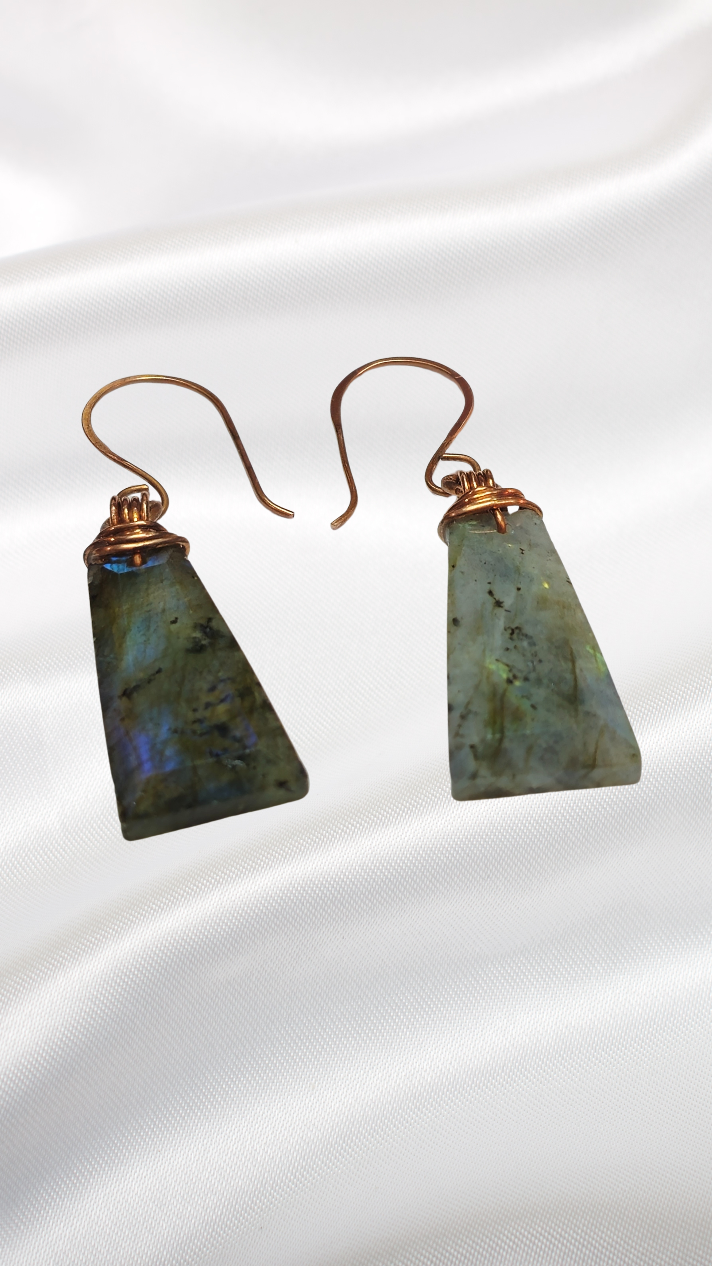 Labradorite Copper Earrings 02.png