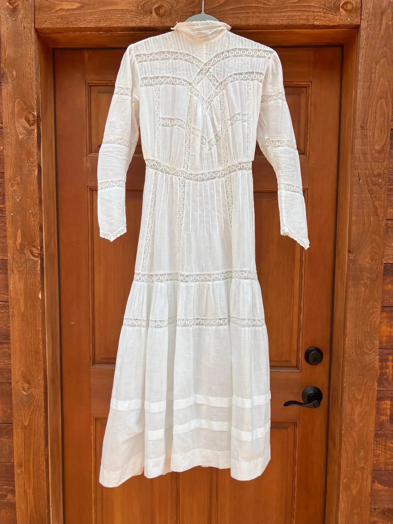 Antique Victorian Embroidered Cotton Tea Gown, 25/26 Waist