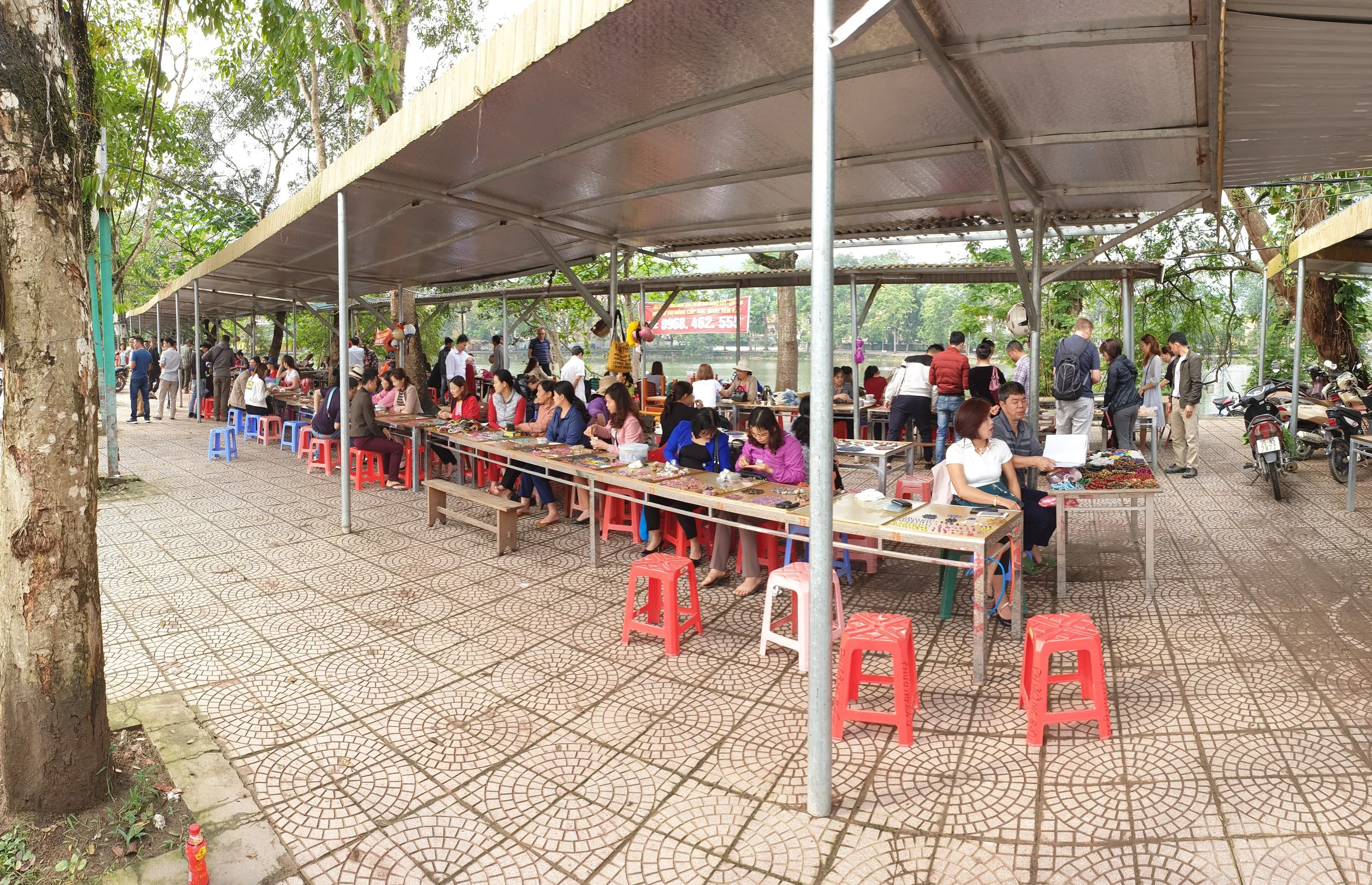 Luc Yen Gem Market