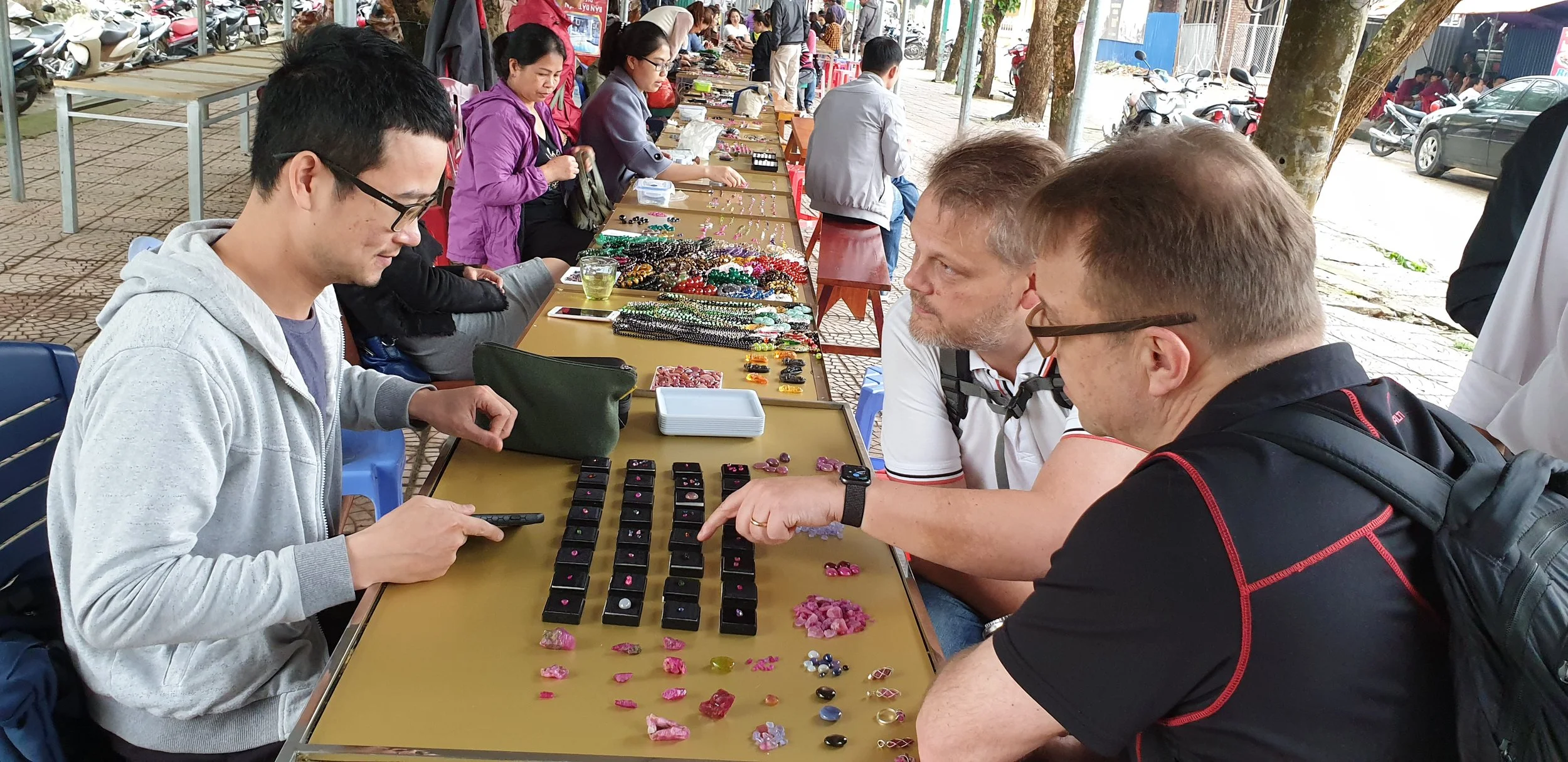 Mikko &amp; Tapio at the Luc Yen Gem Market 