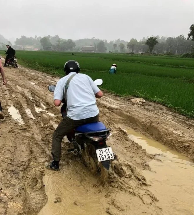 Alberto Navigating the Mud