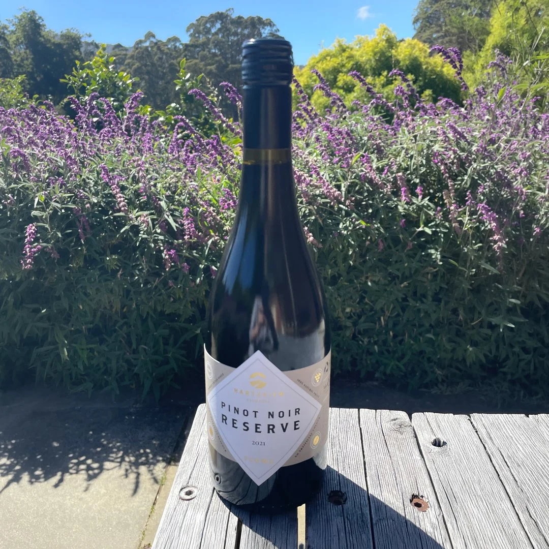 Hartzview_Reserve_Pinot_2021.jpg
