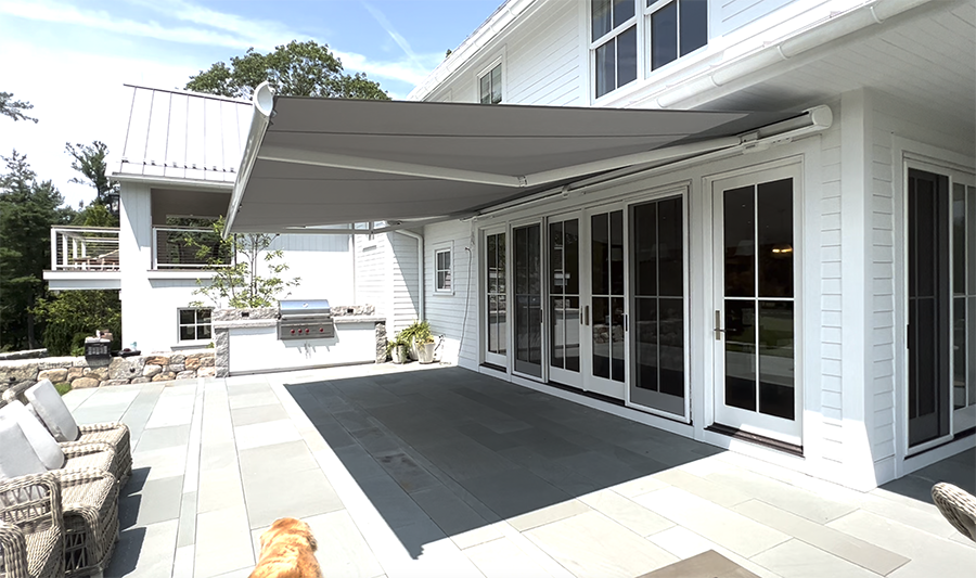 retractable awning