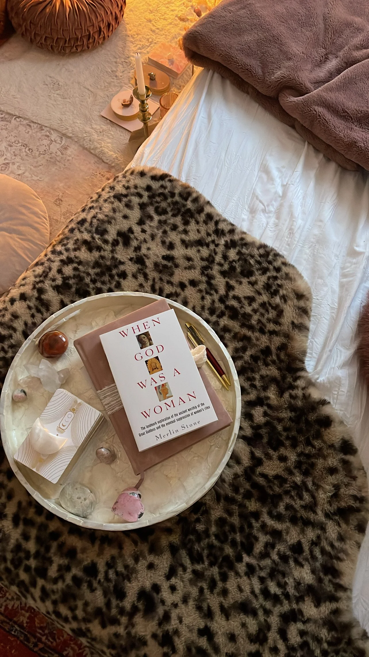 𝘔𝘺 𝘭𝘪𝘷𝘪𝘯𝘨 𝘢𝘭𝘵𝘢𝘳 𝘪𝘯 𝘱𝘢𝘱𝘦𝘳 𝘧𝘰𝘳𝘮