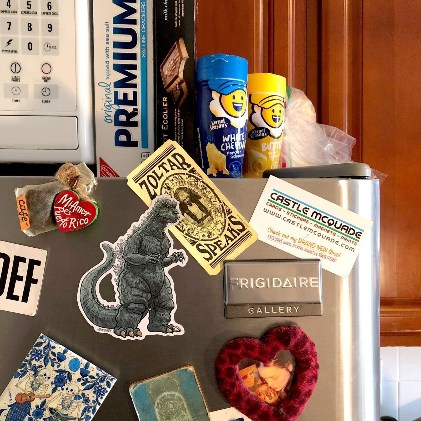 8390GodzillaFullFridgeMagnetCastleMcQuade3.jpg
