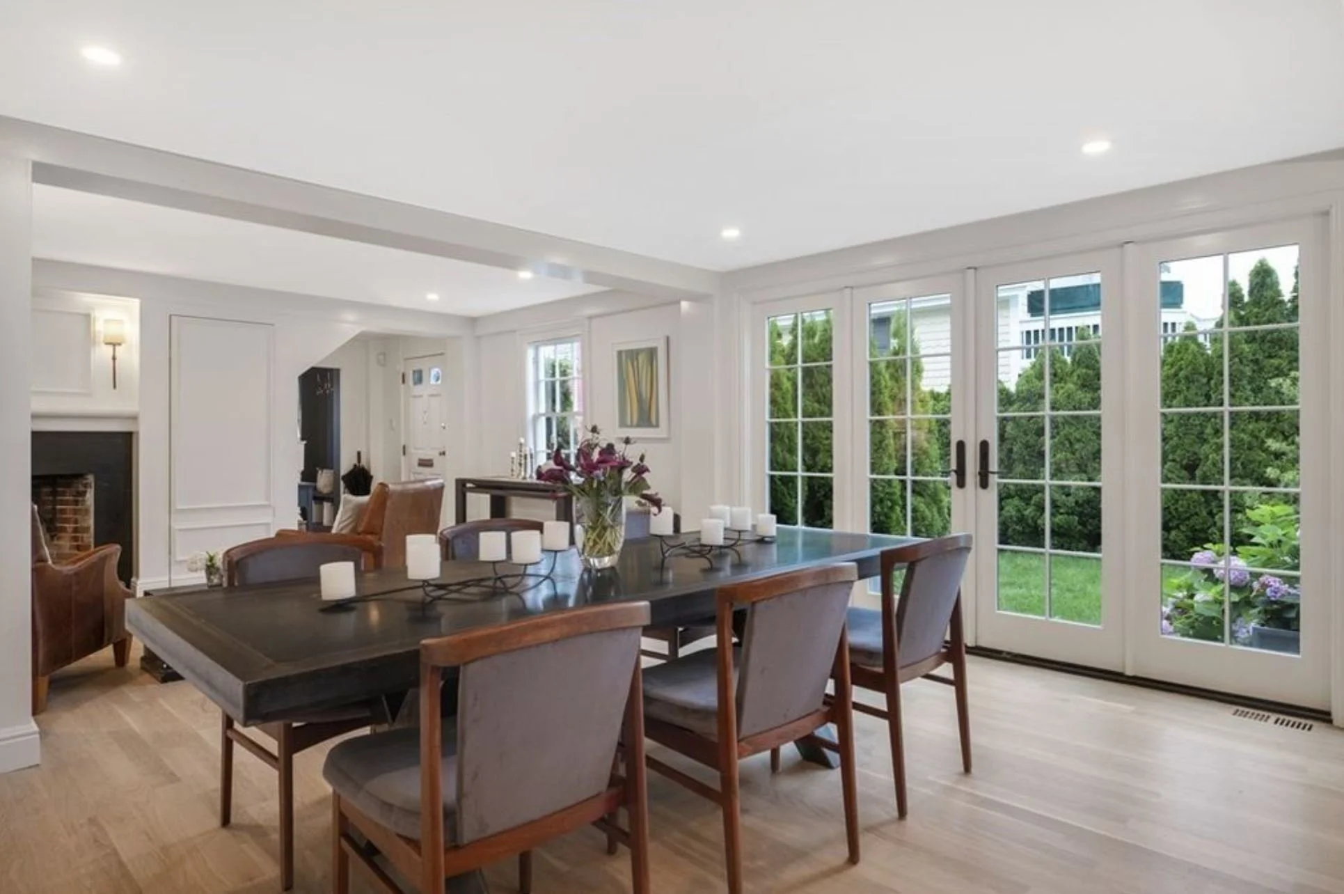 DR interior listing pic.JPG