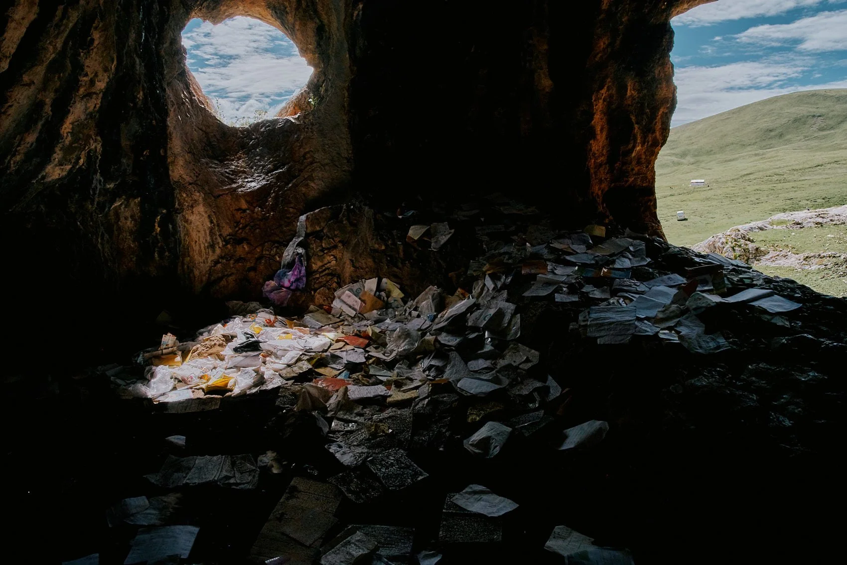 nangchencave.jpg