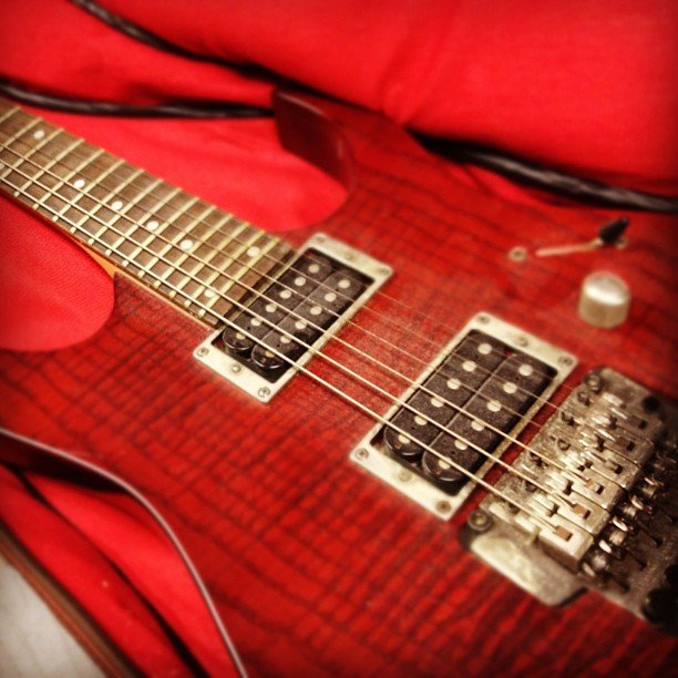 Åh min gamla fina gura! Jag hinner inte spela knappt. Det är för att jag har så många strängar på min lyra...