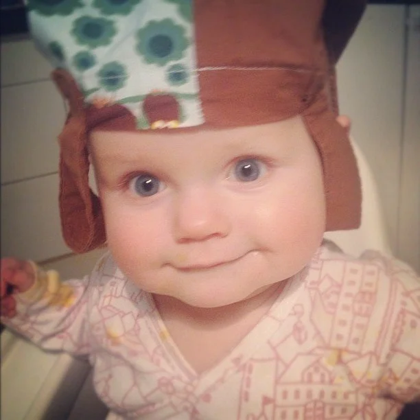 Viola i tygpåse-hatt!