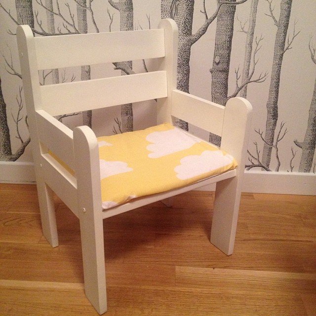 Syr nya stolskuddar till dottern. Vem vill inte sitta på ett moln?