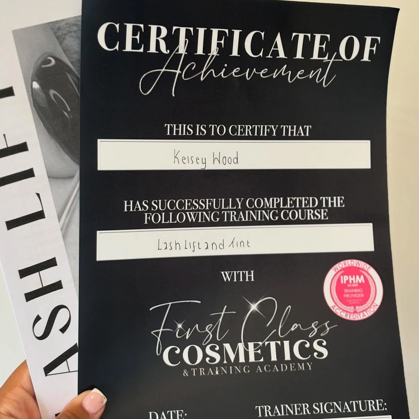 Well done to my lovely student for passing her Lash lift and tint course @bykelsx 🤩 You done amazing and we can&rsquo;t wait to see you take your next step in your career 🤌🏻

We have availability all throughout September for all training courses👩