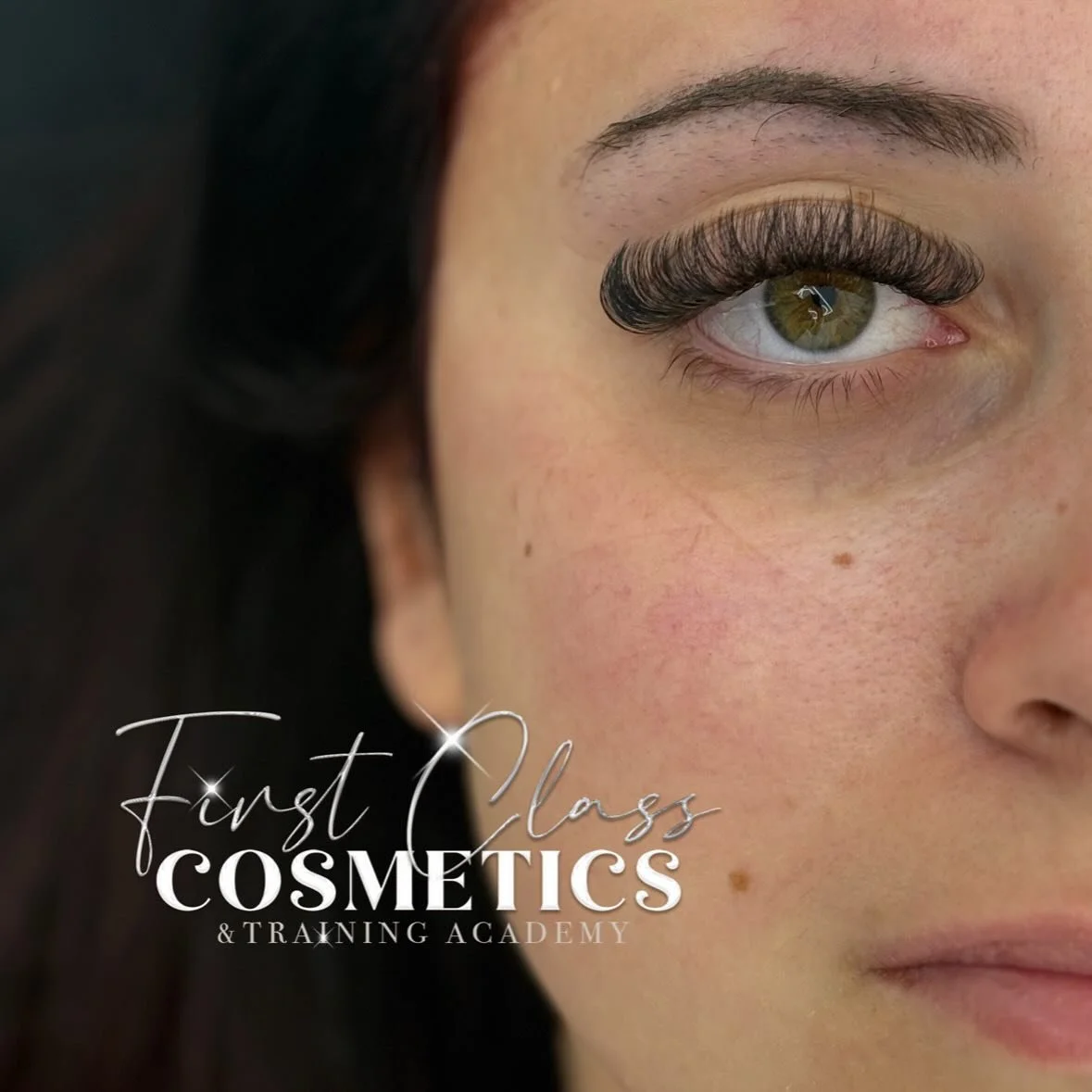 First class lashes ✈️

❔Hybrid full set 
💸 &pound;45
🔍 @firstclasssuppliesx 
📍219 St Marks Road, DY4 0SZ

 📱07864362118 for enquiries 
Booking link can be found in our bio🤍