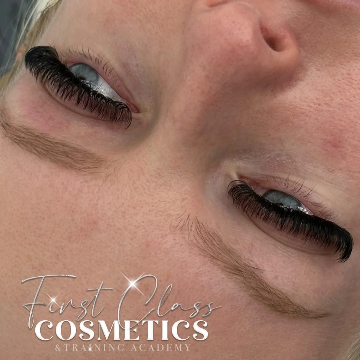 Who wouldn&rsquo;t want pretty lashes 🎀

❔Hybrid full set 
💸 &pound;45
🔍 @firstclasssuppliesx 
📍219 St Marks Road, DY4 0SZ

 📱07864362118 for enquiries 
Booking link can be found in our bio🤍

#prettylashes #ʜʏʙʀɪᴅʟᴀsʜᴇs