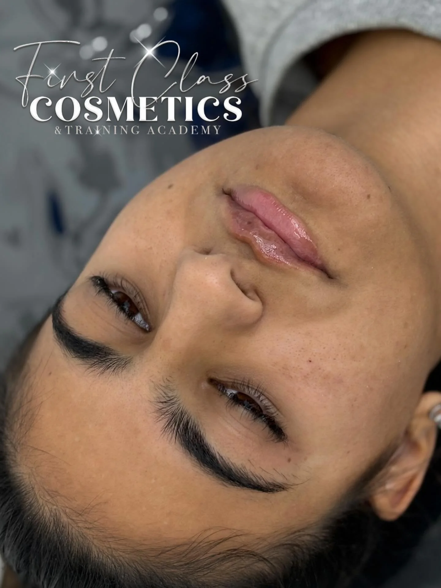 Happy Friday 🥳

Don&rsquo;t forget to book your appointment💋
Our lash and 1ml filler deal is still available to book until December 31st🤭

❔1ml Lip Filler
💸 &pound;100
🔍 @luxfill_uk 
📍219 St Marks Road, DY4 0SZ

 📱07864362118 for enquiries 
Bo