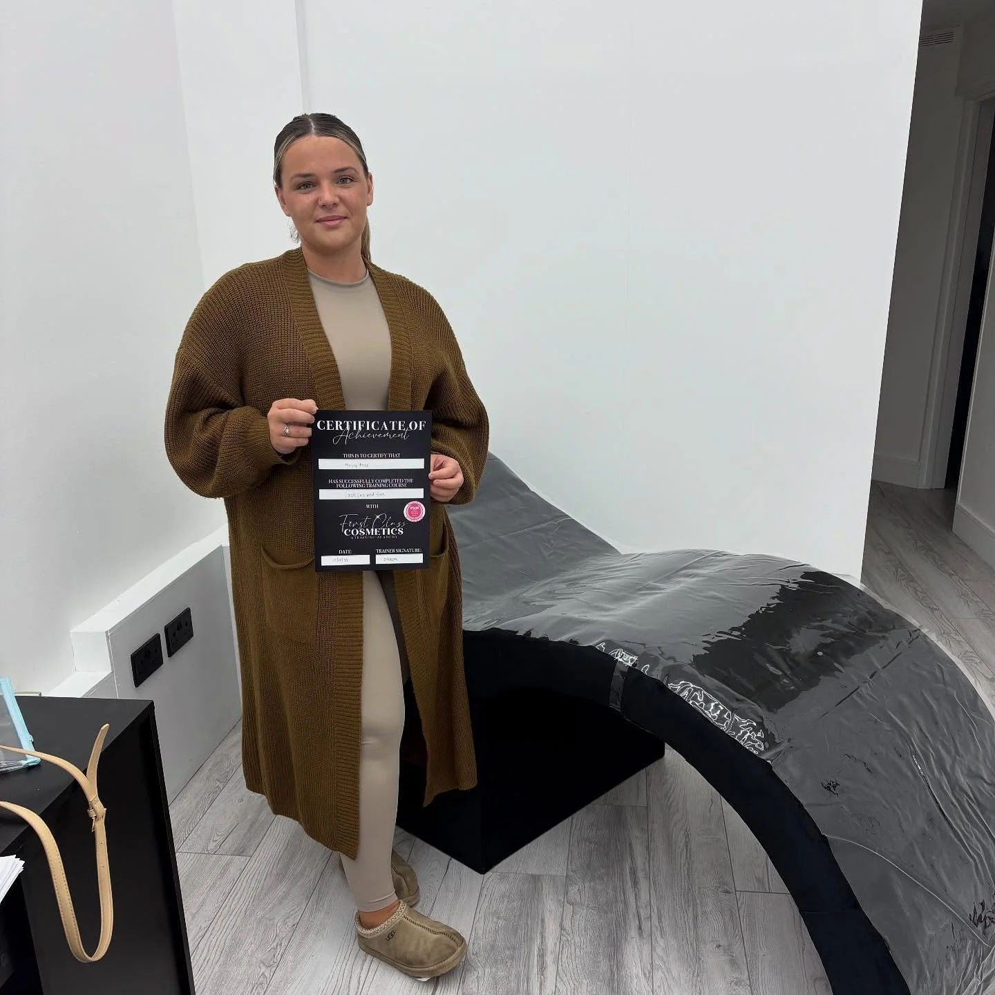 Well done to my lovely student @lashlab.x_ for passing her Lash lift and tint course. The results speak for themselves 😮&zwj;💨

We have availability throughout the remainder of the year for all training courses. Gift vouchers for training courses a
