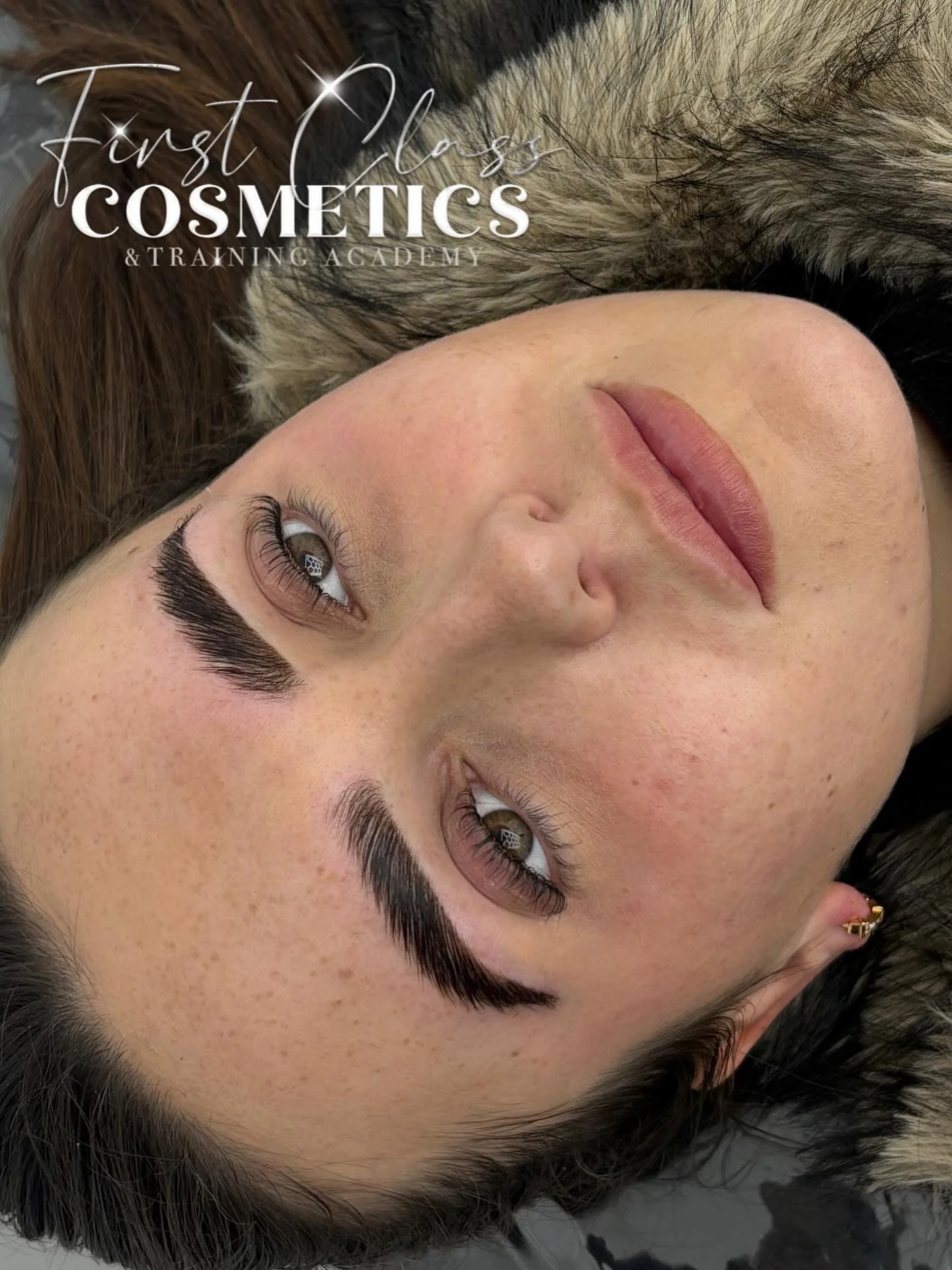 Morning catch up with the lovely @thesmileremedy after winning her free brow lamination&amp; adding on a lash lift on our 12 days of Christmas offers 🥰🎄

Our combination deals are still available to book🤍

❔Lash lift&amp;Brow Lamination combinatio