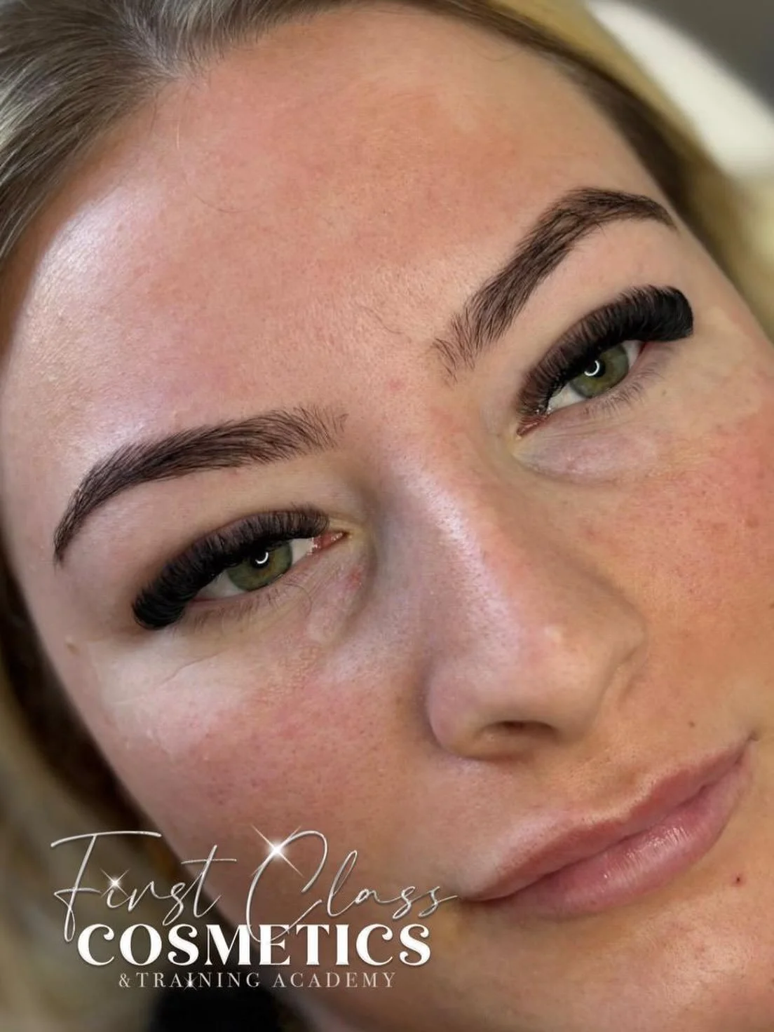 It&rsquo;s about time I stopped neglecting my page🙂

On a lighter note&hellip;. Short lashes are starting to become my favourite lashes 😍

❔Russian full set 
💸 &pound;50
🔍 @firstclasssuppliesx 
📍Tipton, DY4 0XH