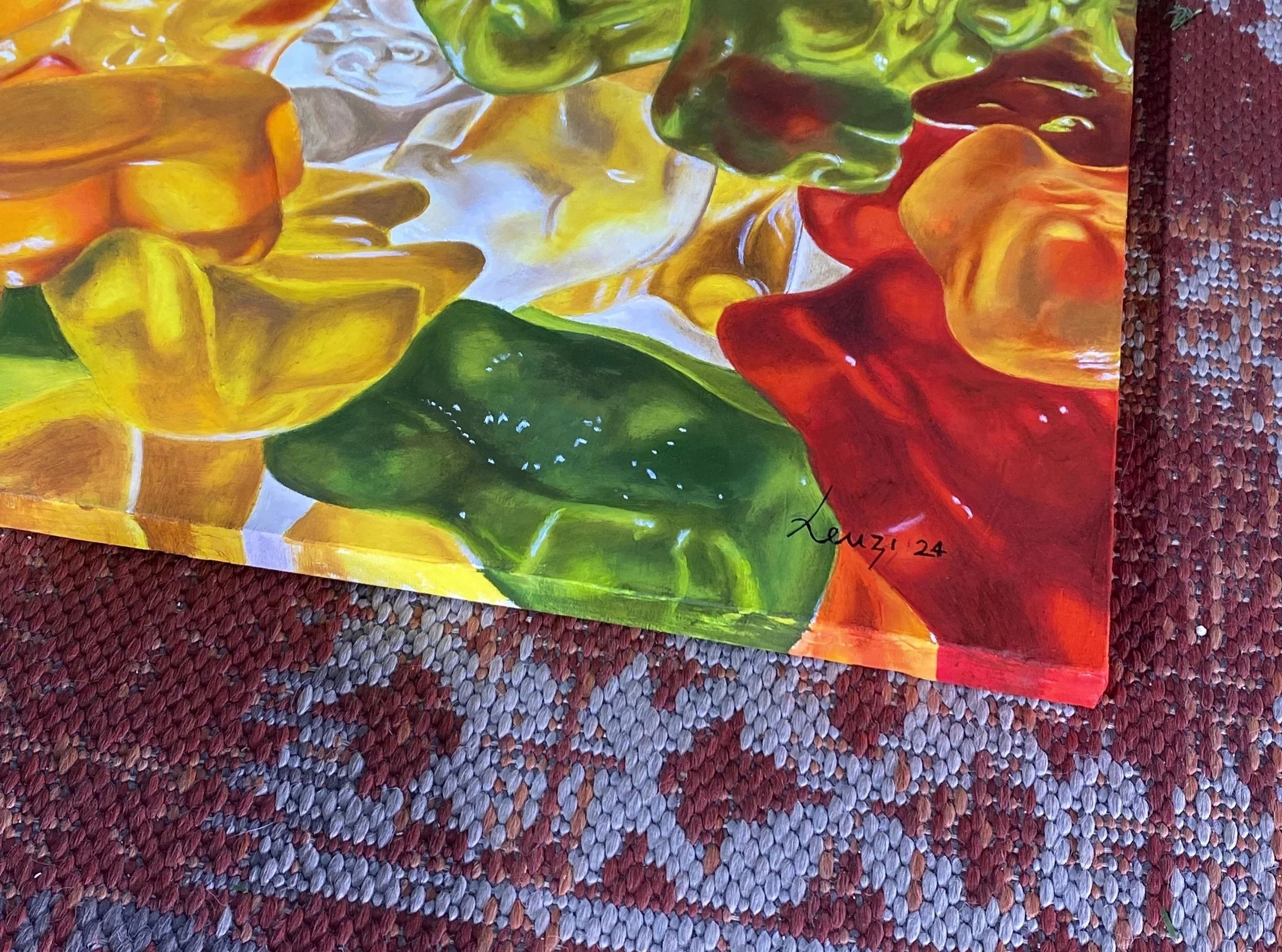 Un dipinto astratto con forme fluide e colori vivaci come giallo, rosso, verde e bianco, firmato con la firma 'Louzi '24'.