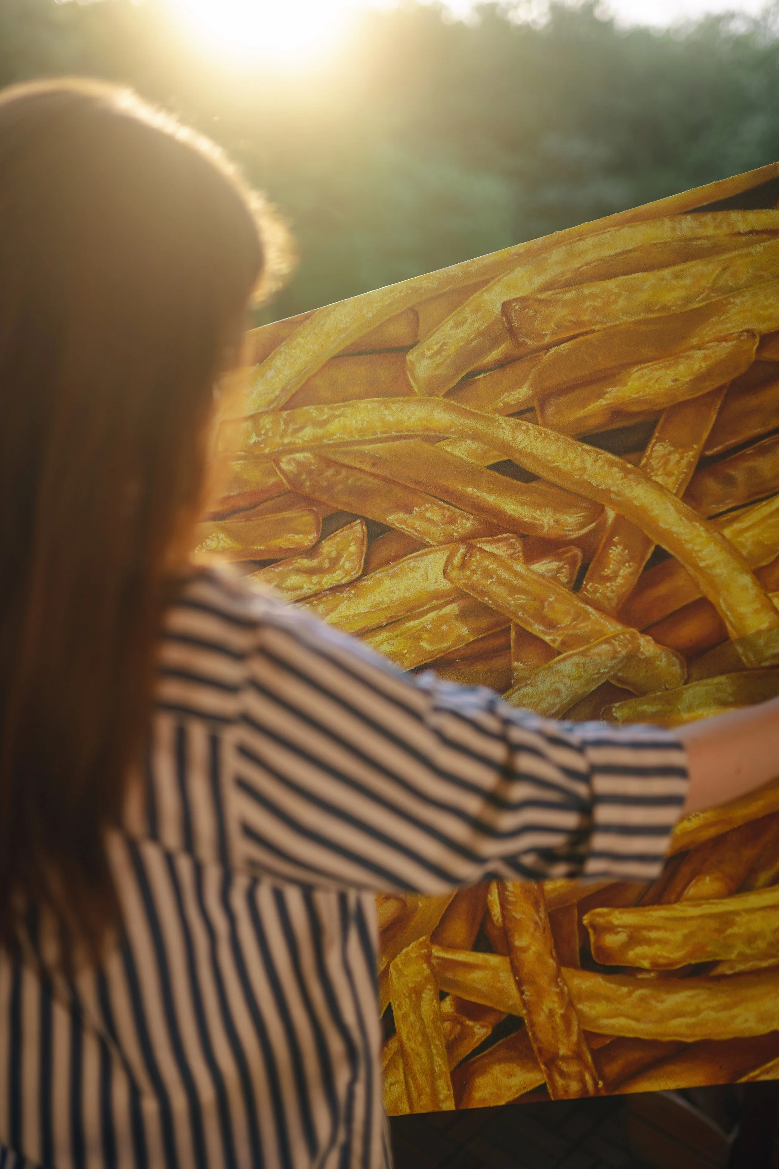 quadro patatine fritte olio e sabbia su tela