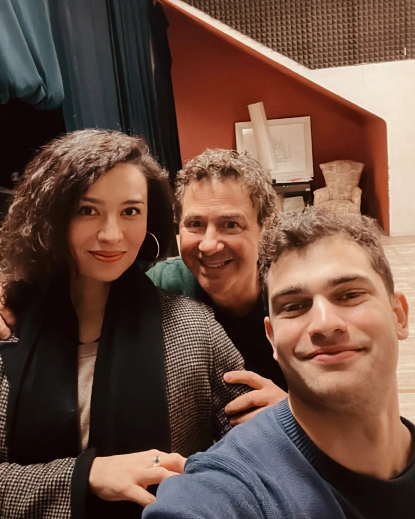 Con @luigi_morassi e il nostro unico e inimitabile @fernando_cordeiro_opa 
Momenti di ispirazione e grande musica ✨🎶

.
.
.
.
.
.

#singing #operasingers #Bologna #cittadellamusica #Italian #opera #Italia #artlovers #music #art #opera #singer #opera