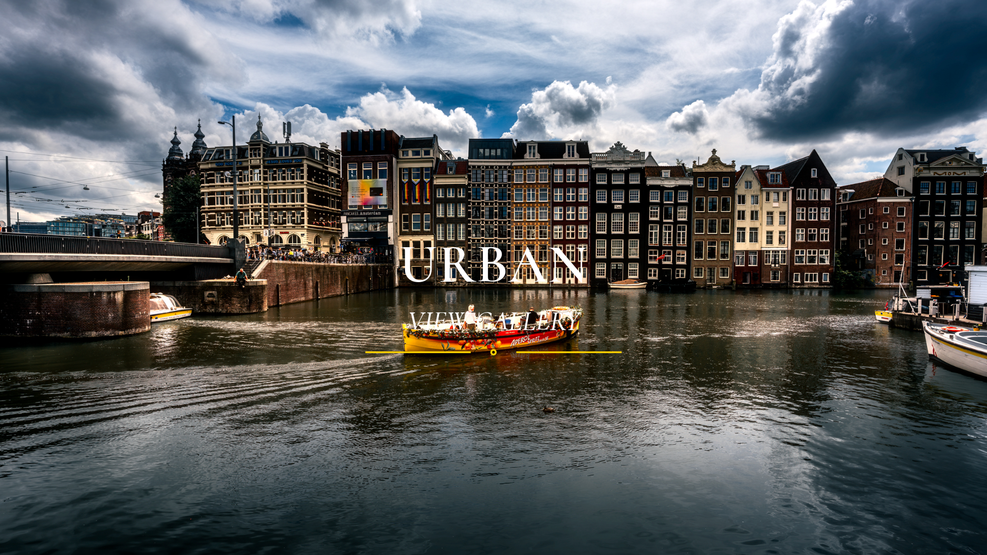 Startbild für die Seite Urban, Der Schriftzug "URBAN VIEW GALLERY" ist in der Bildmitte sichtbar.