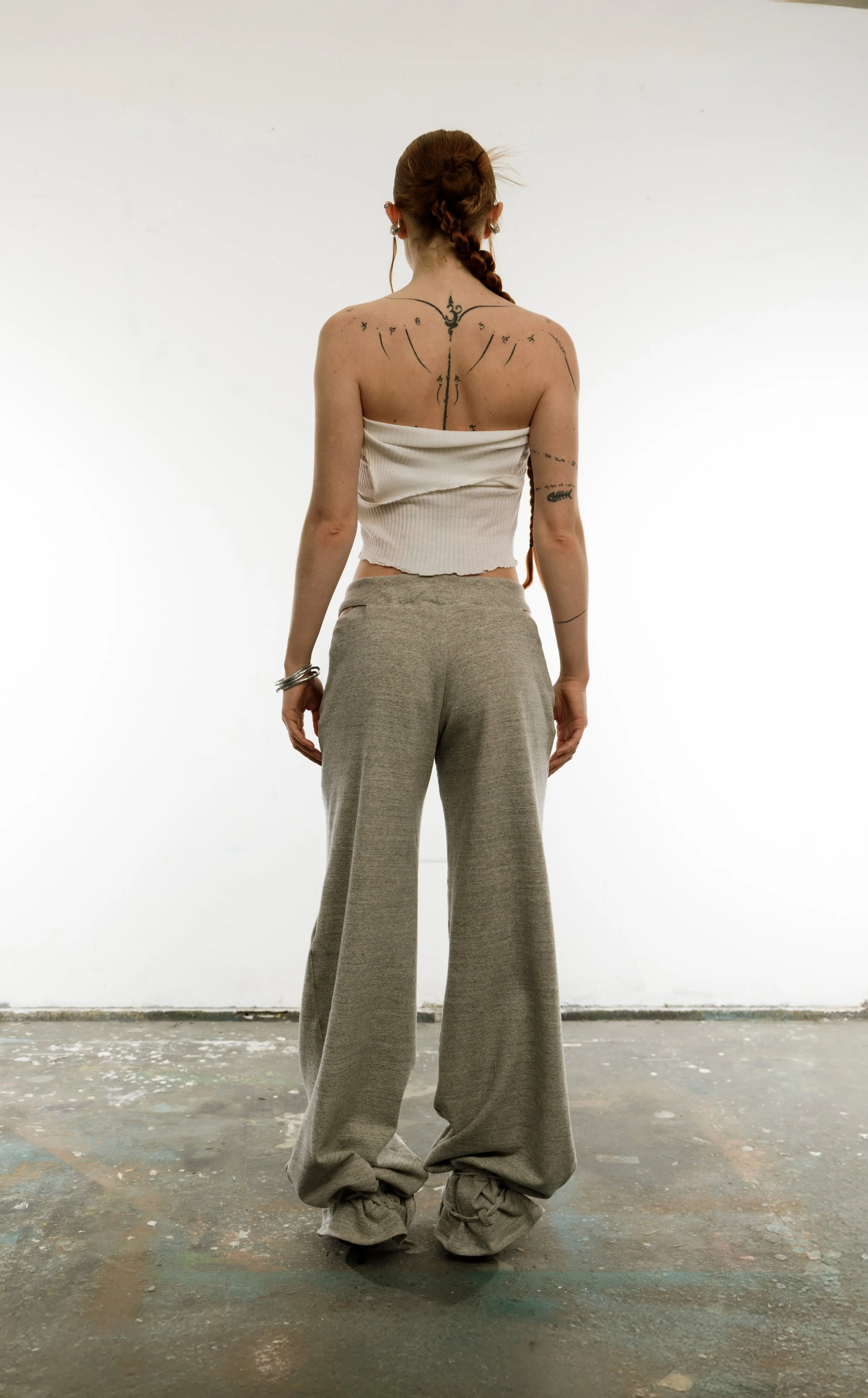 back weatpants full look.jpg