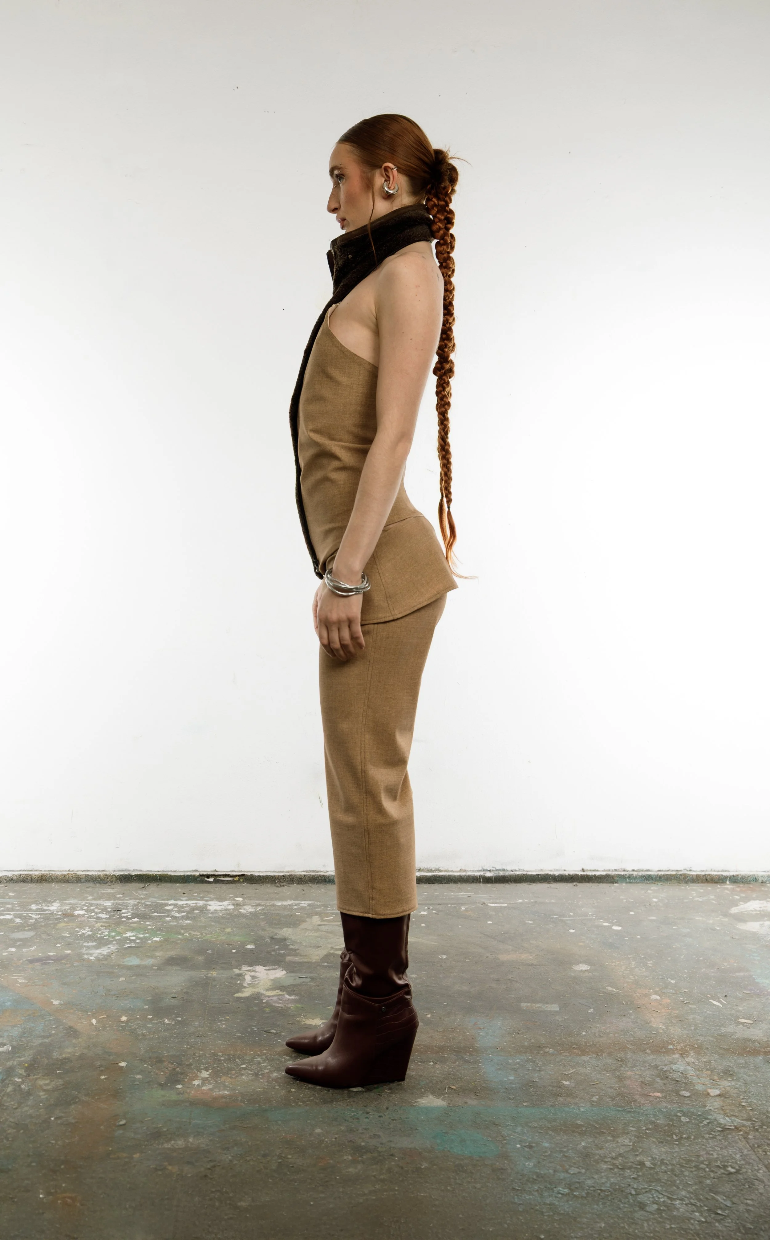 capri pants side full look.jpg