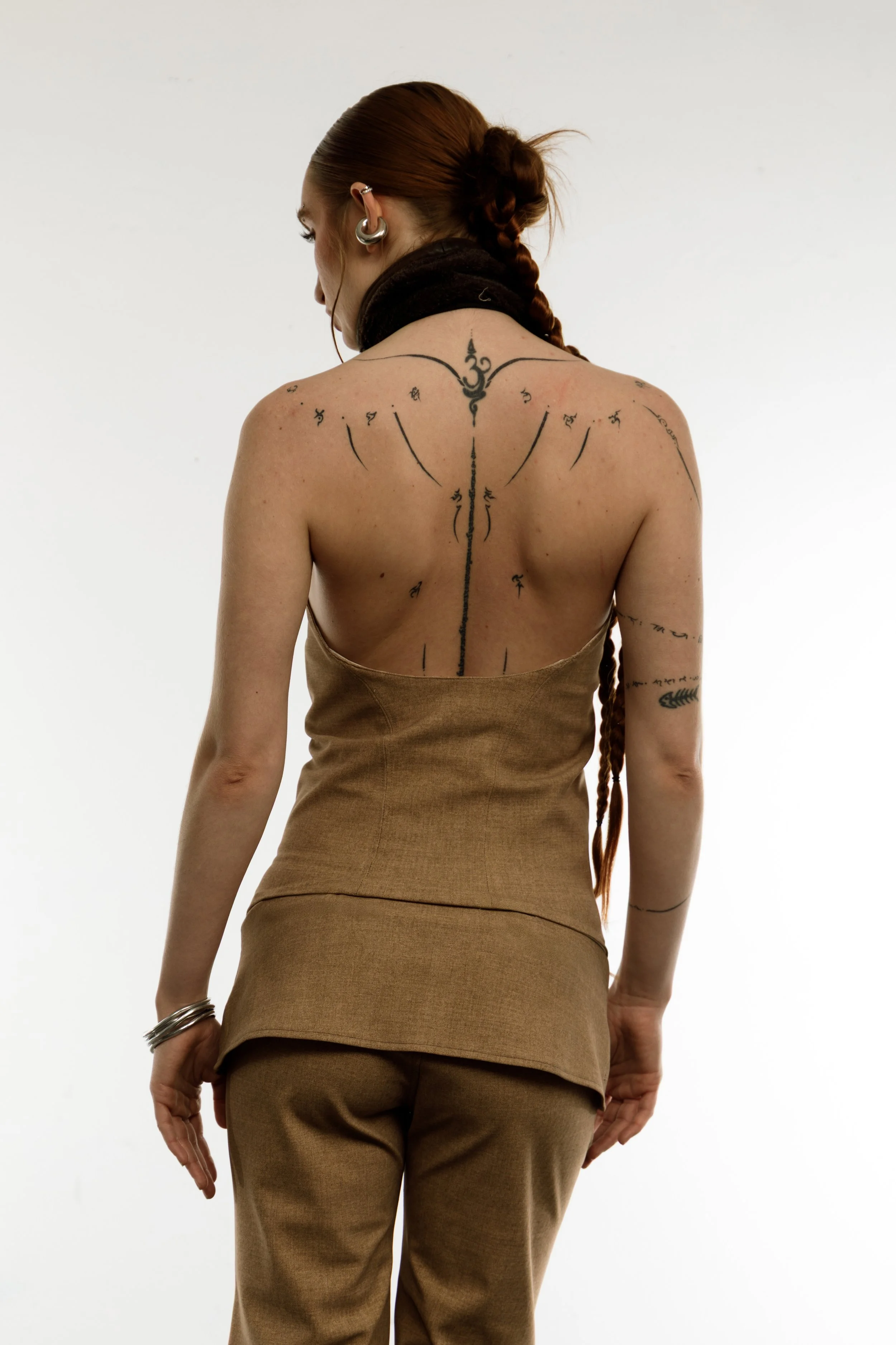 zipped neck holder back.jpg