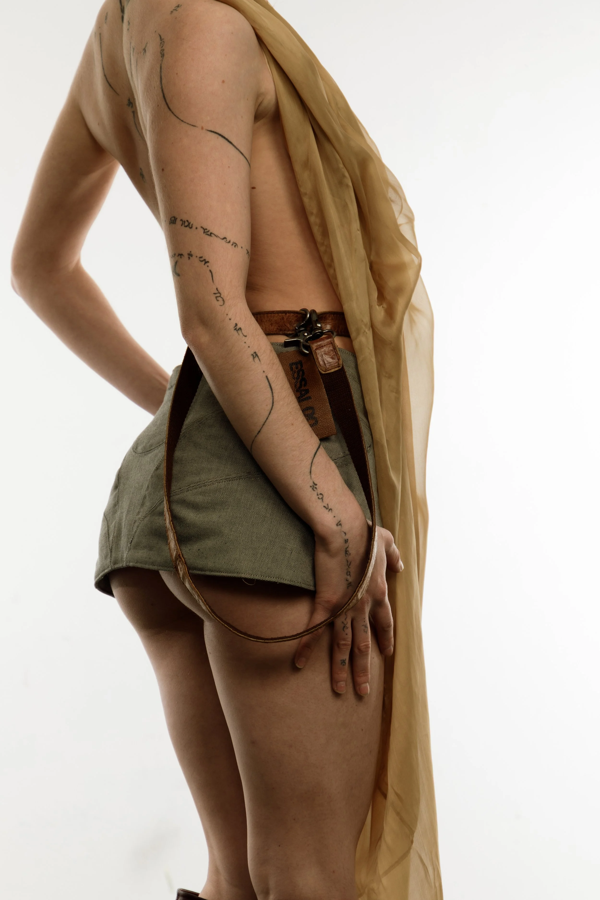 neck holder zoom2.jpg