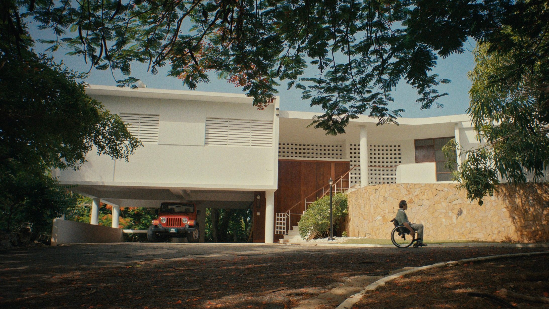 BENICIO+AND+MAIN+HOUSE.jpg