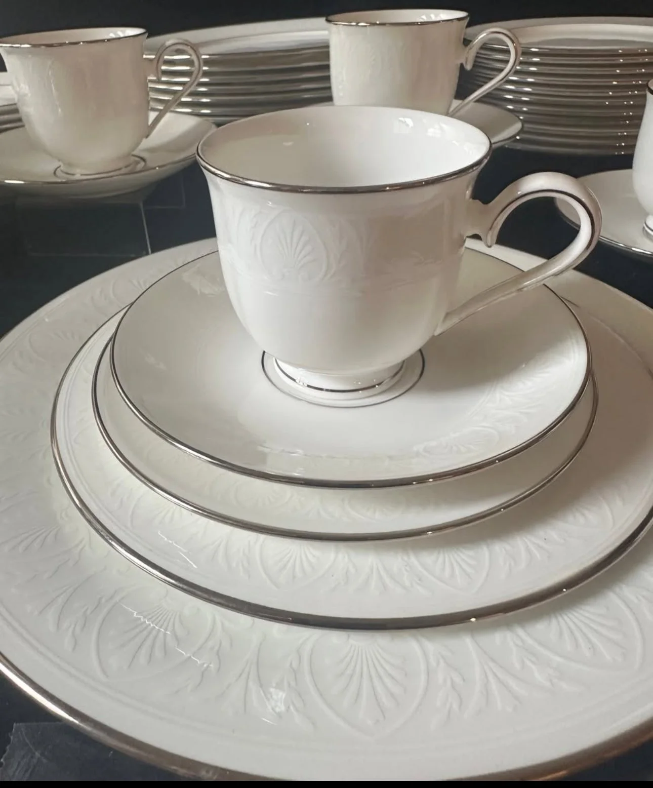 Lenox Hannah Platinum 5 piece service for 12 59 pieces bone china USA