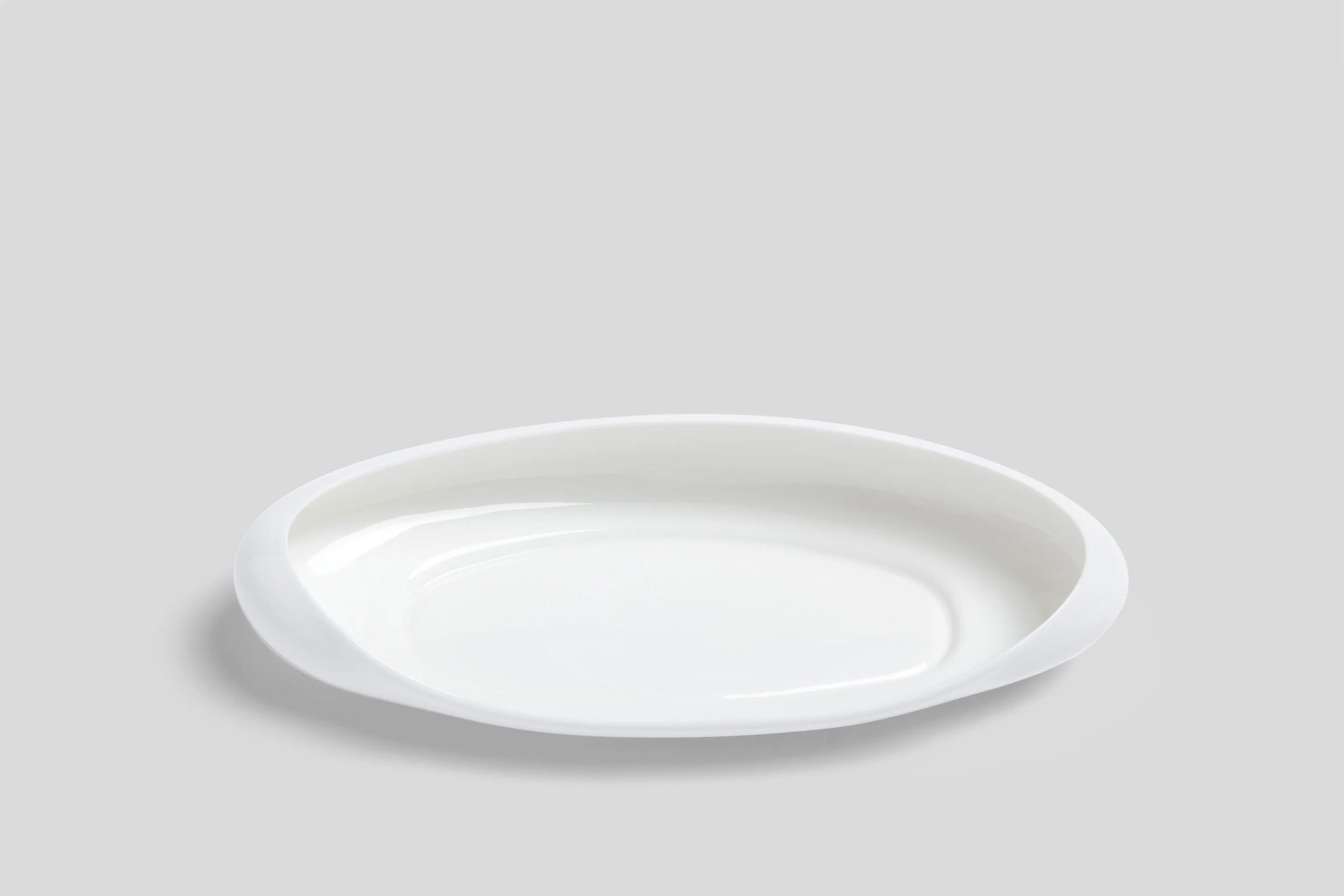 bodo_sperlein_white_sculptural_oval_lip_tray_1.jpg