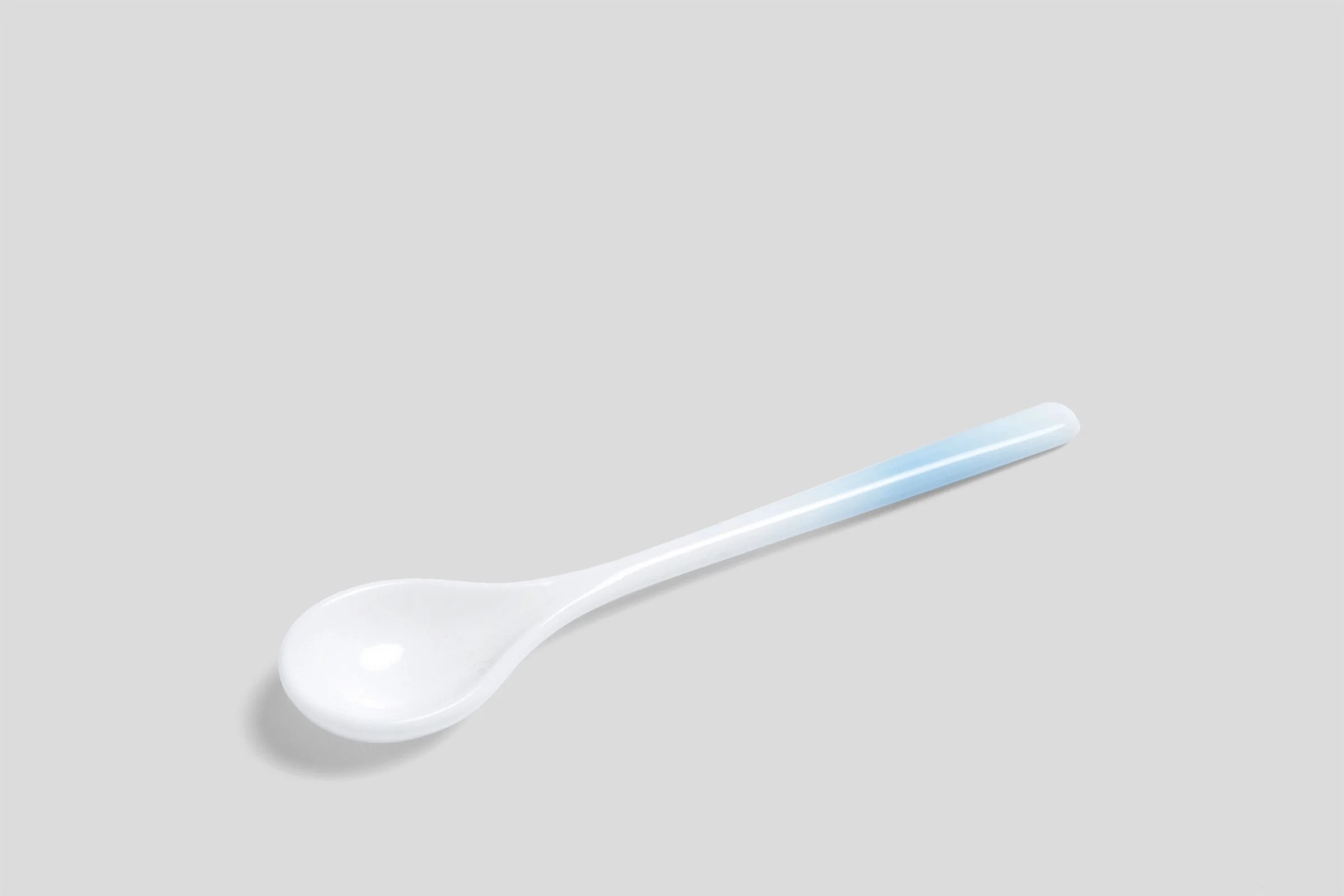 nikkomacaroonspoonaqua.jpg