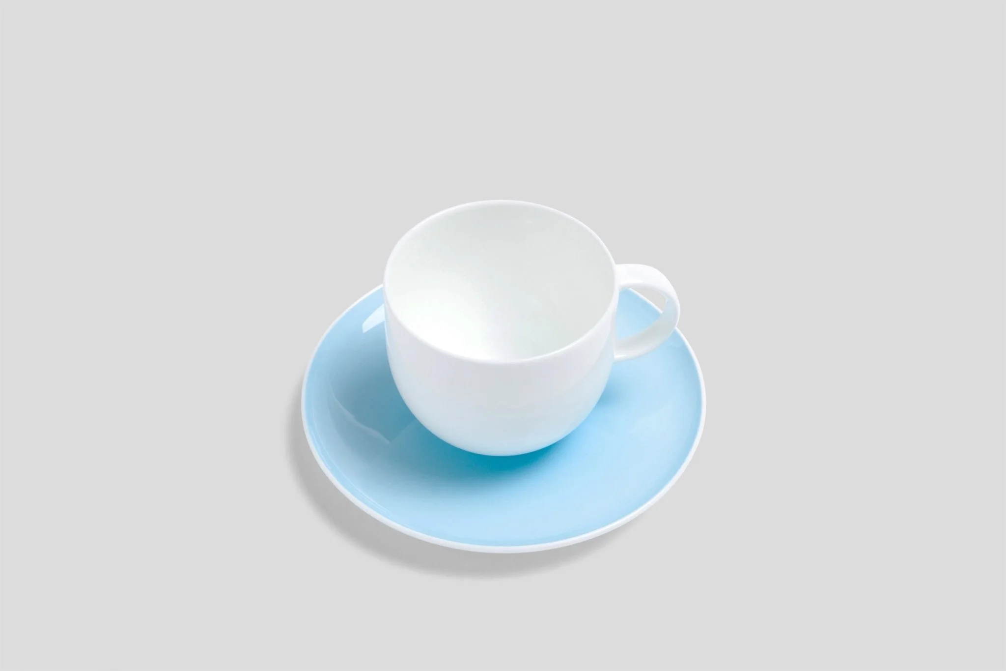 nikkomacaroonteacupaqua-780435.jpg