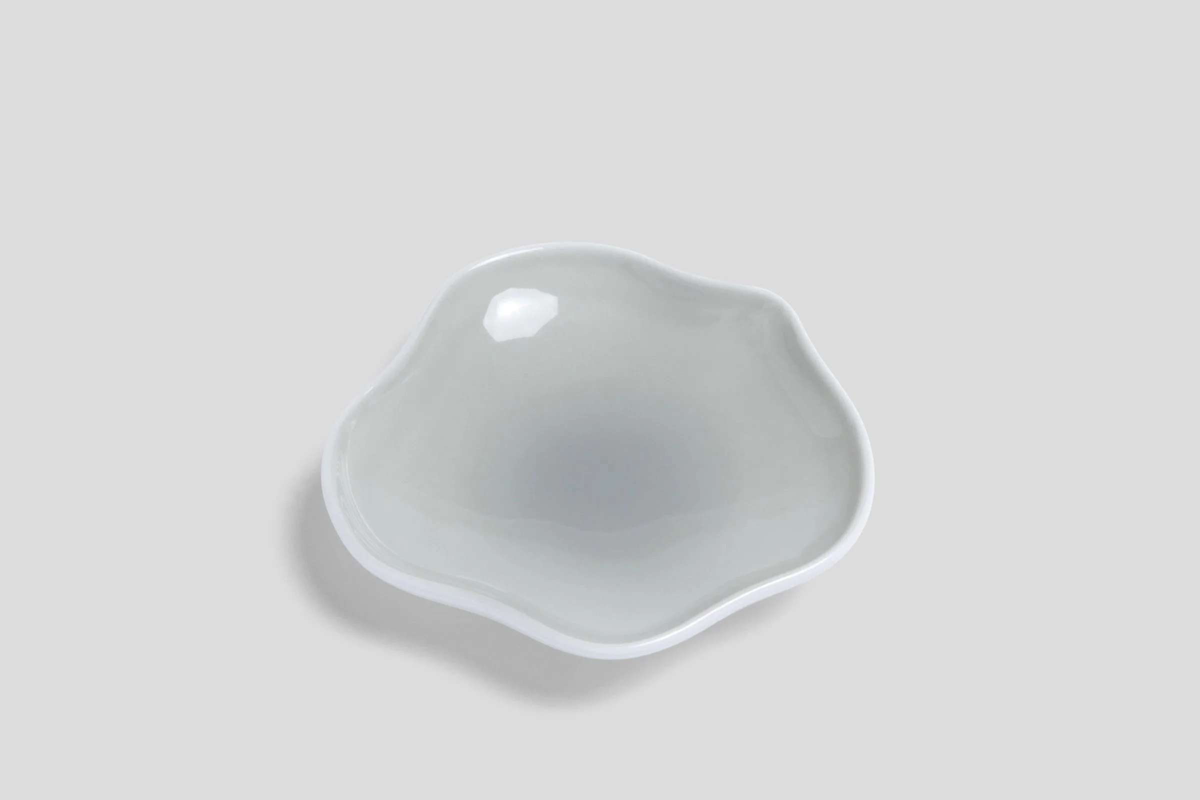 nikkoblossomplate9grey.jpg