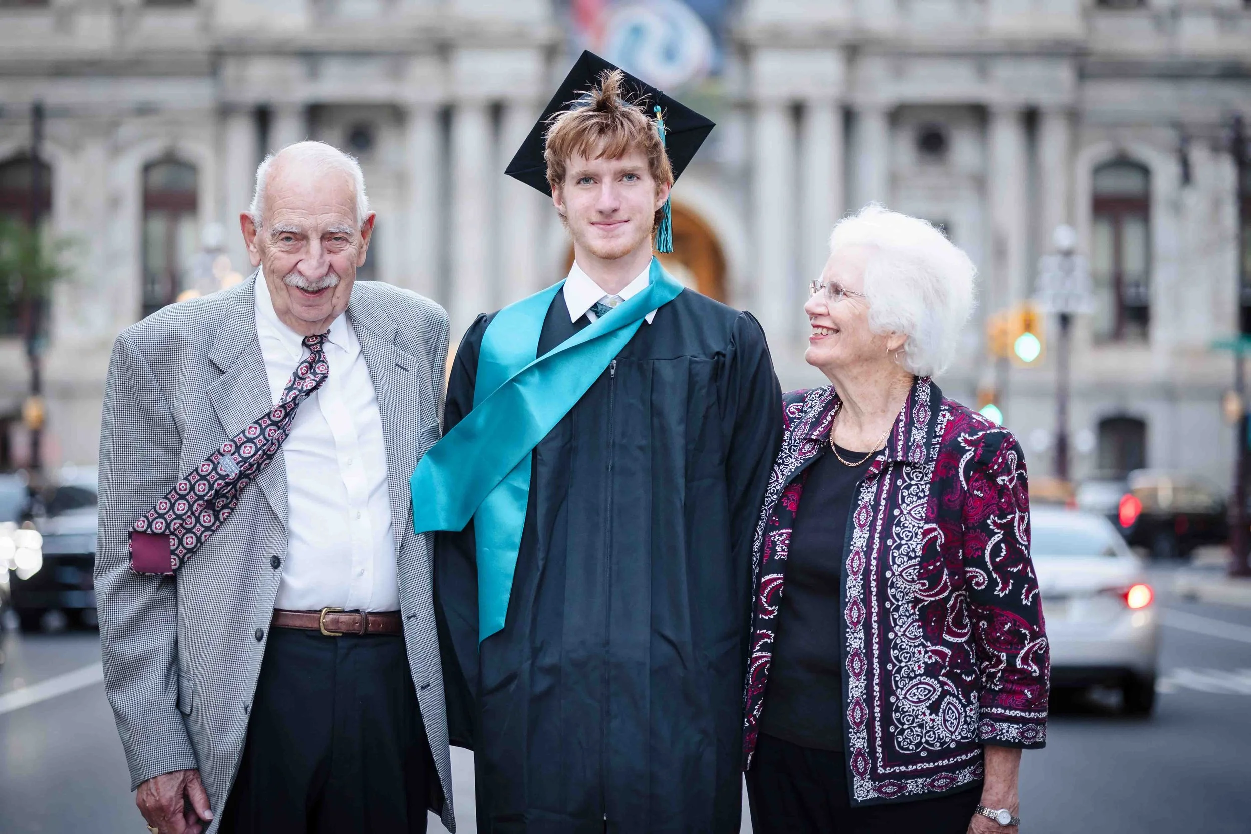 philadelphia-family-photographer-city-hall-graduation-2468.jpg