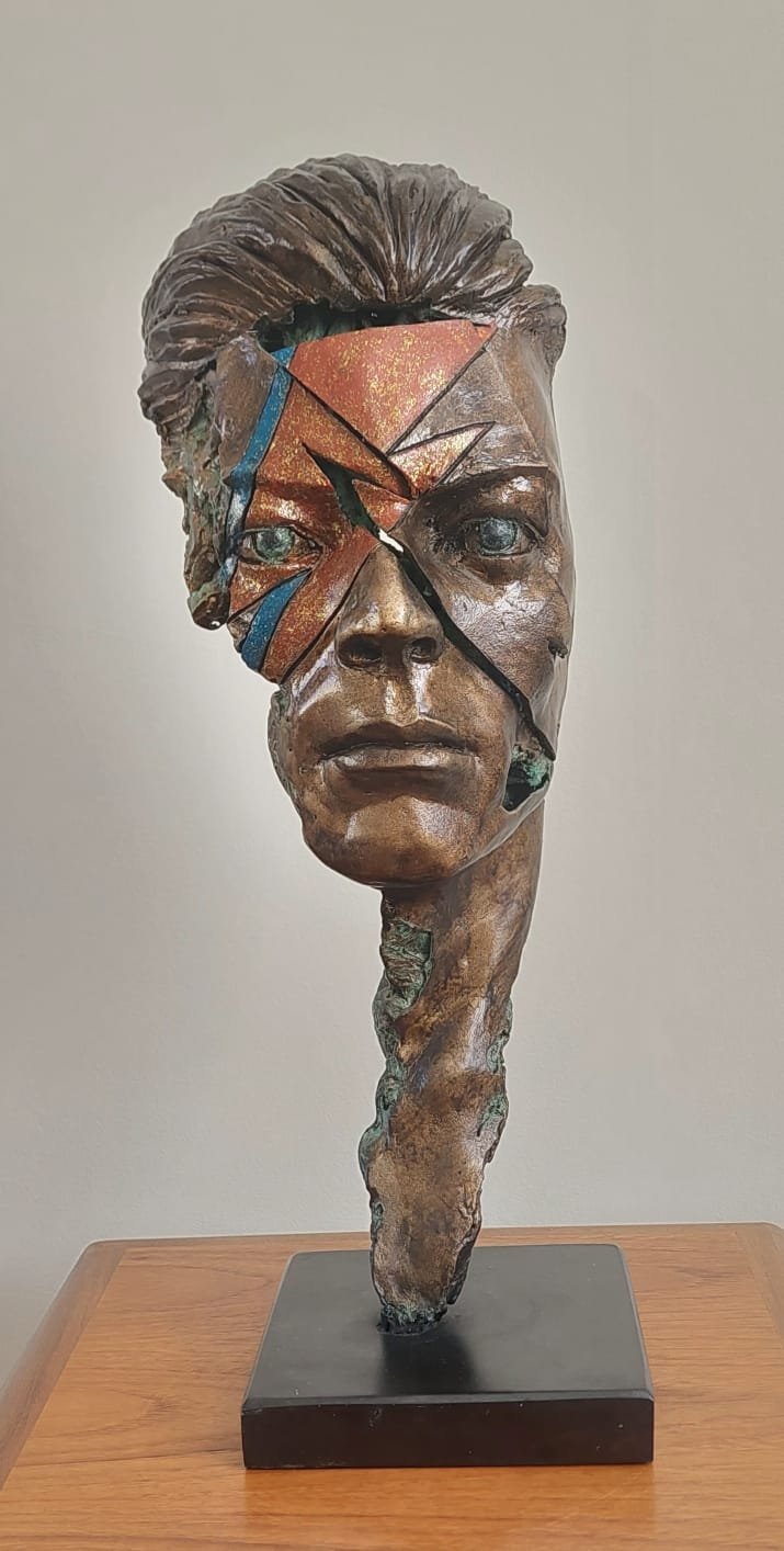 BOWIE - Abstract
