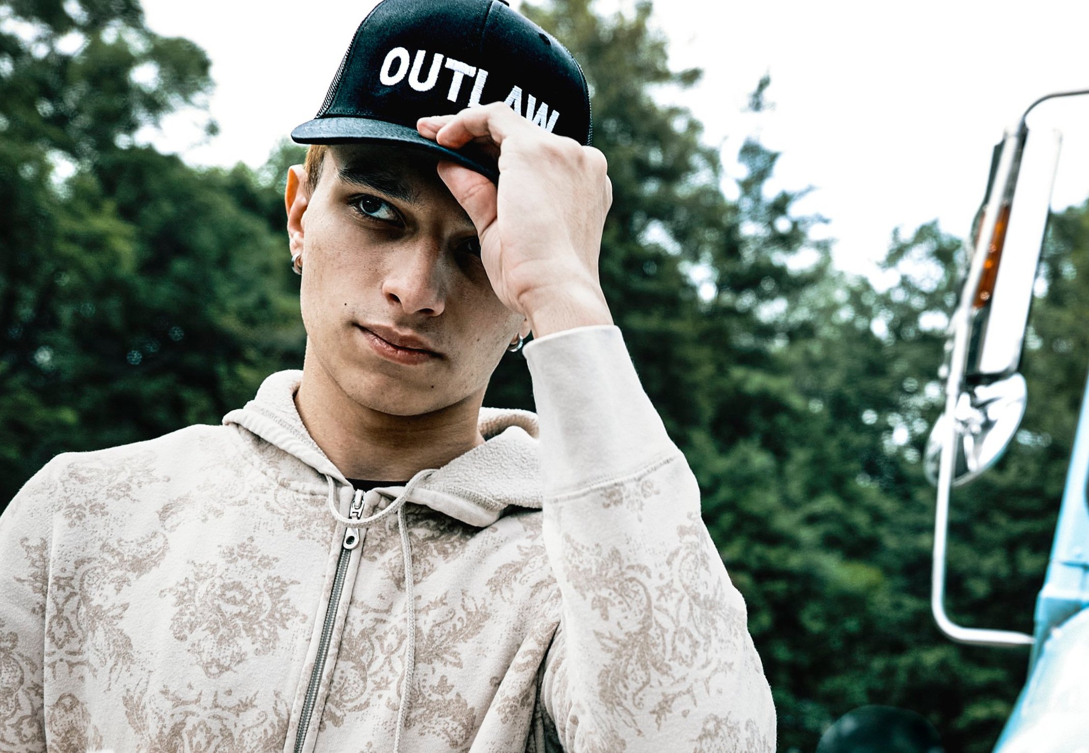 P1279549_outlaw.jpg