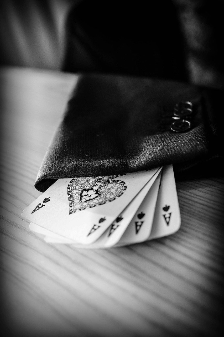 “Shelly Dickson Carr’s Bag of Tricks”