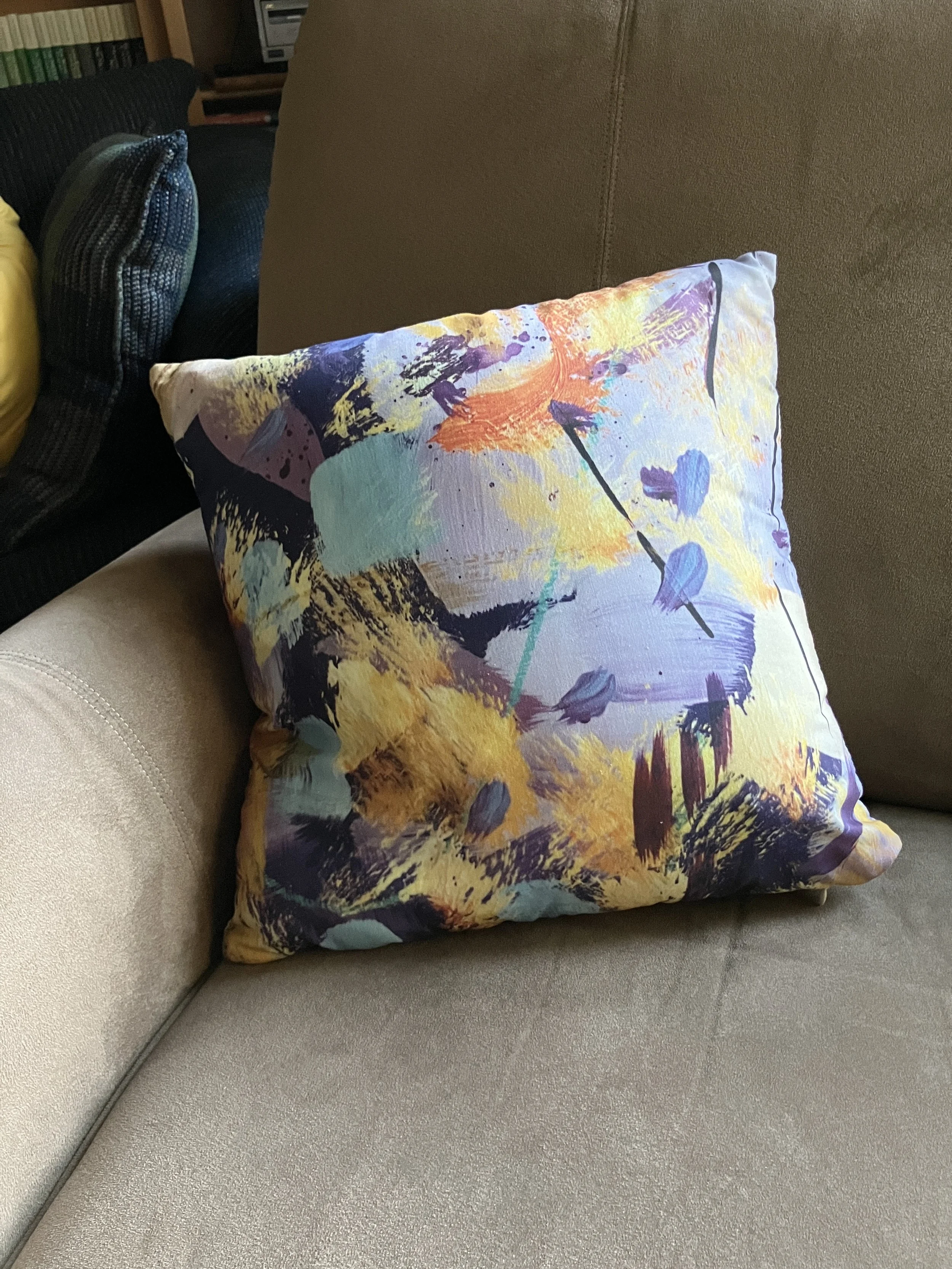 soph pillow on recliner.JPG