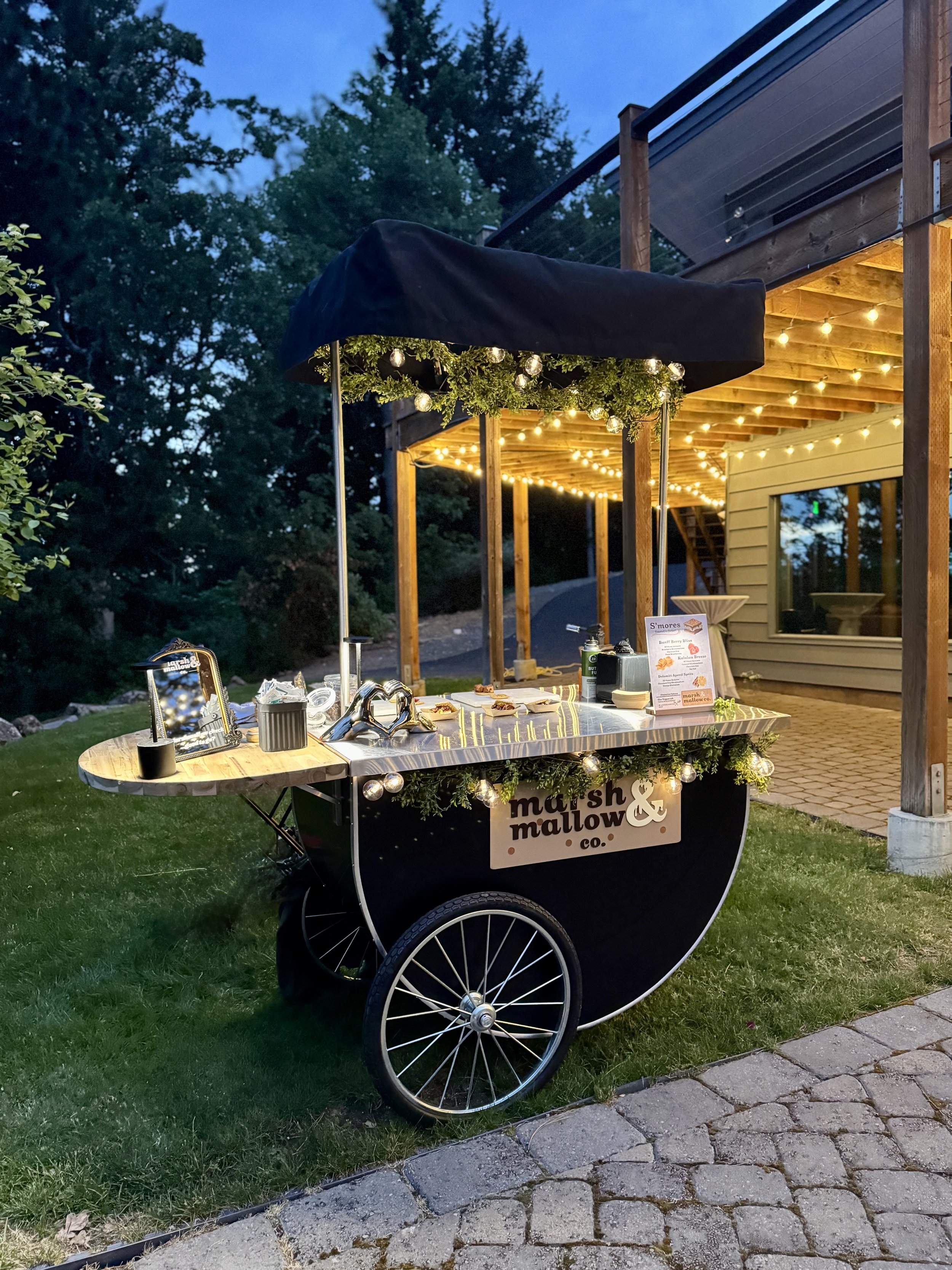 Bulb light strands - included
Greenery - included