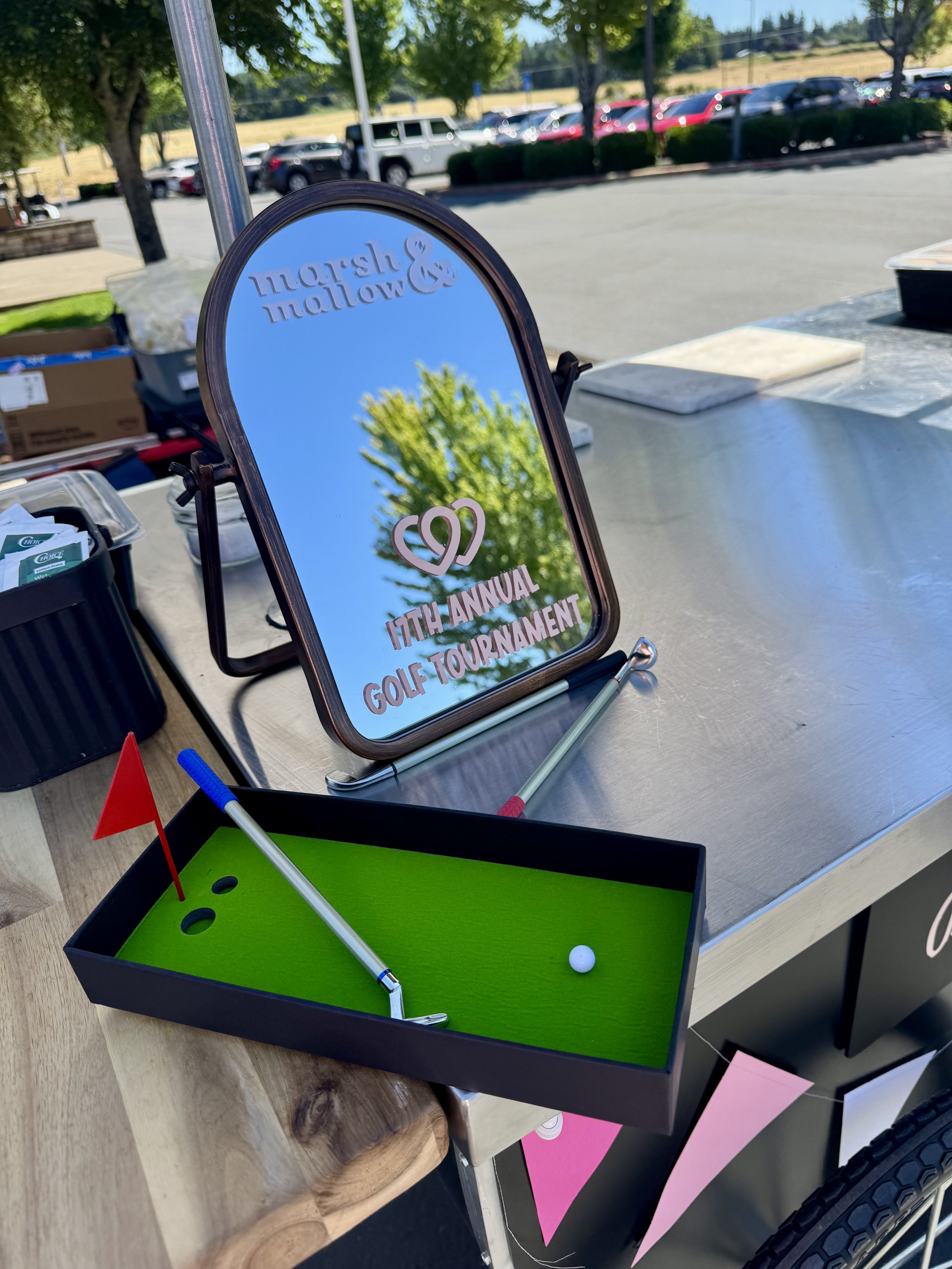 Golf themed decor — included