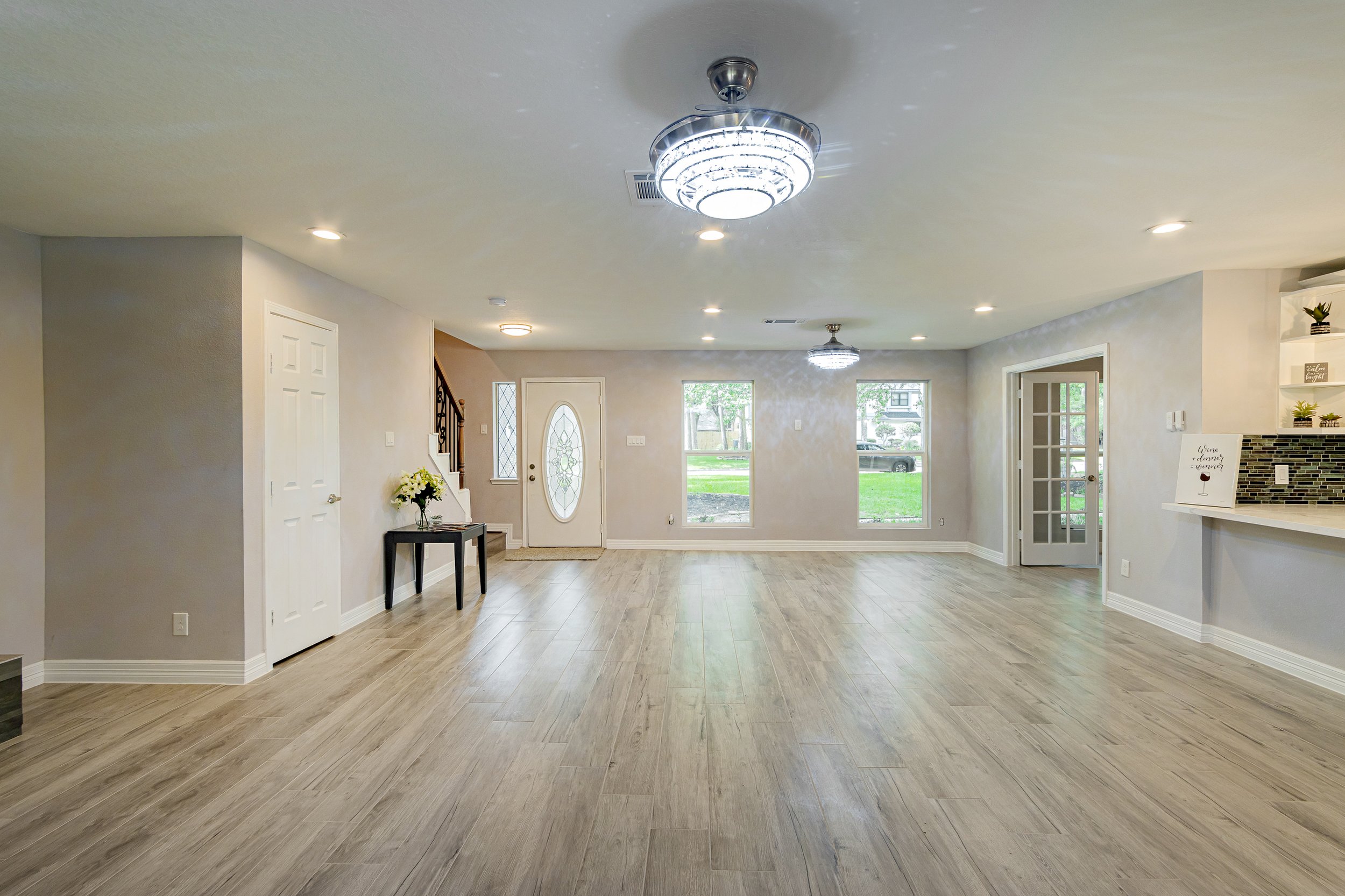 LIVINGROOM-2.jpg
