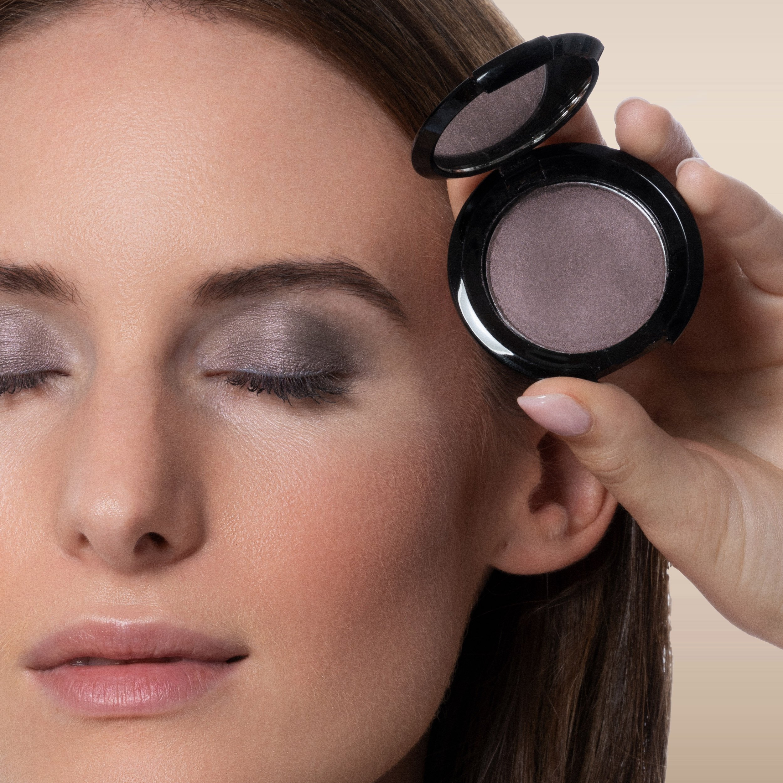 Ombre a Paupieres 06 Taupe Eclatant Mannequin.jpg