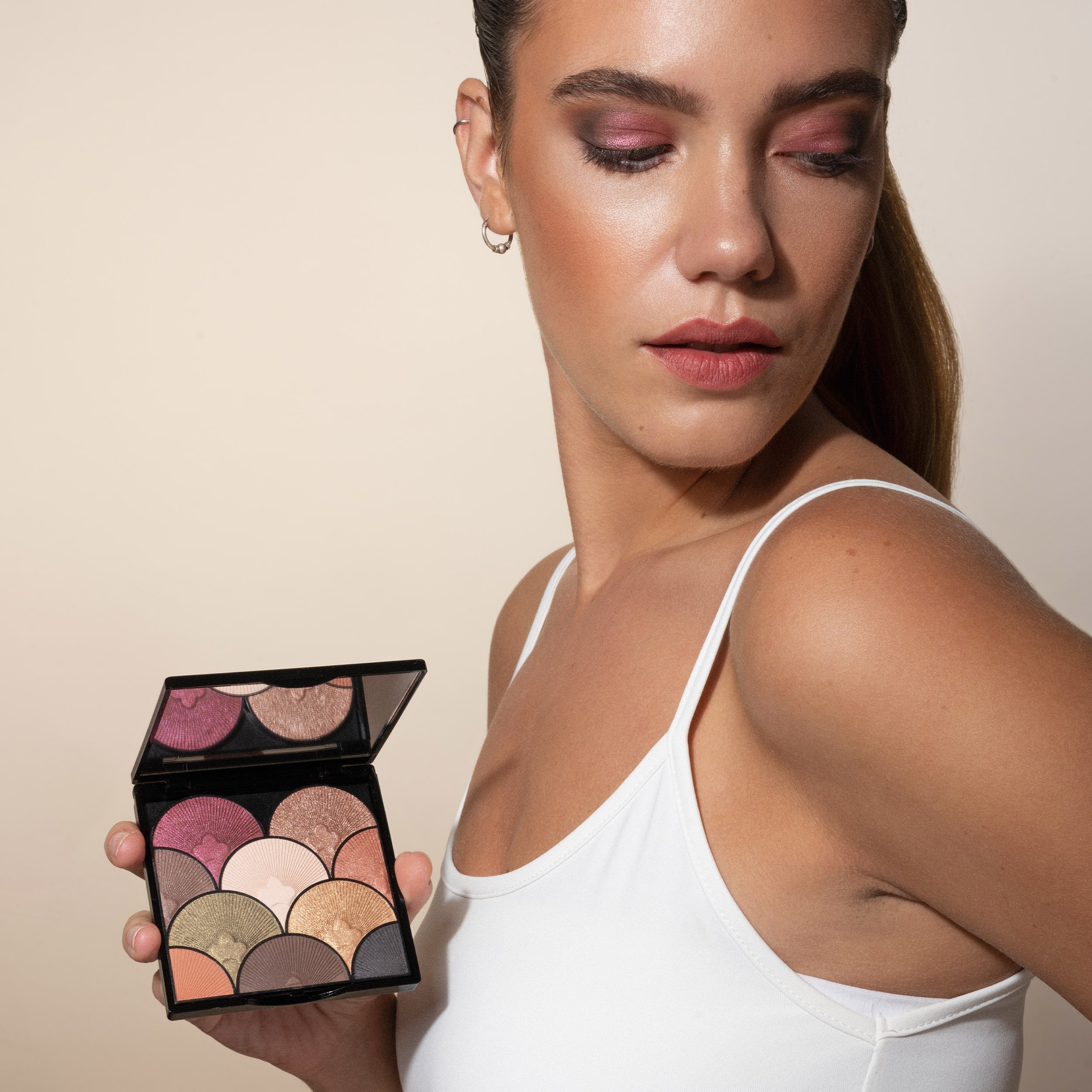 Palette Eventail a Regard 06 Nuit Etoilee Mannequin.jpg