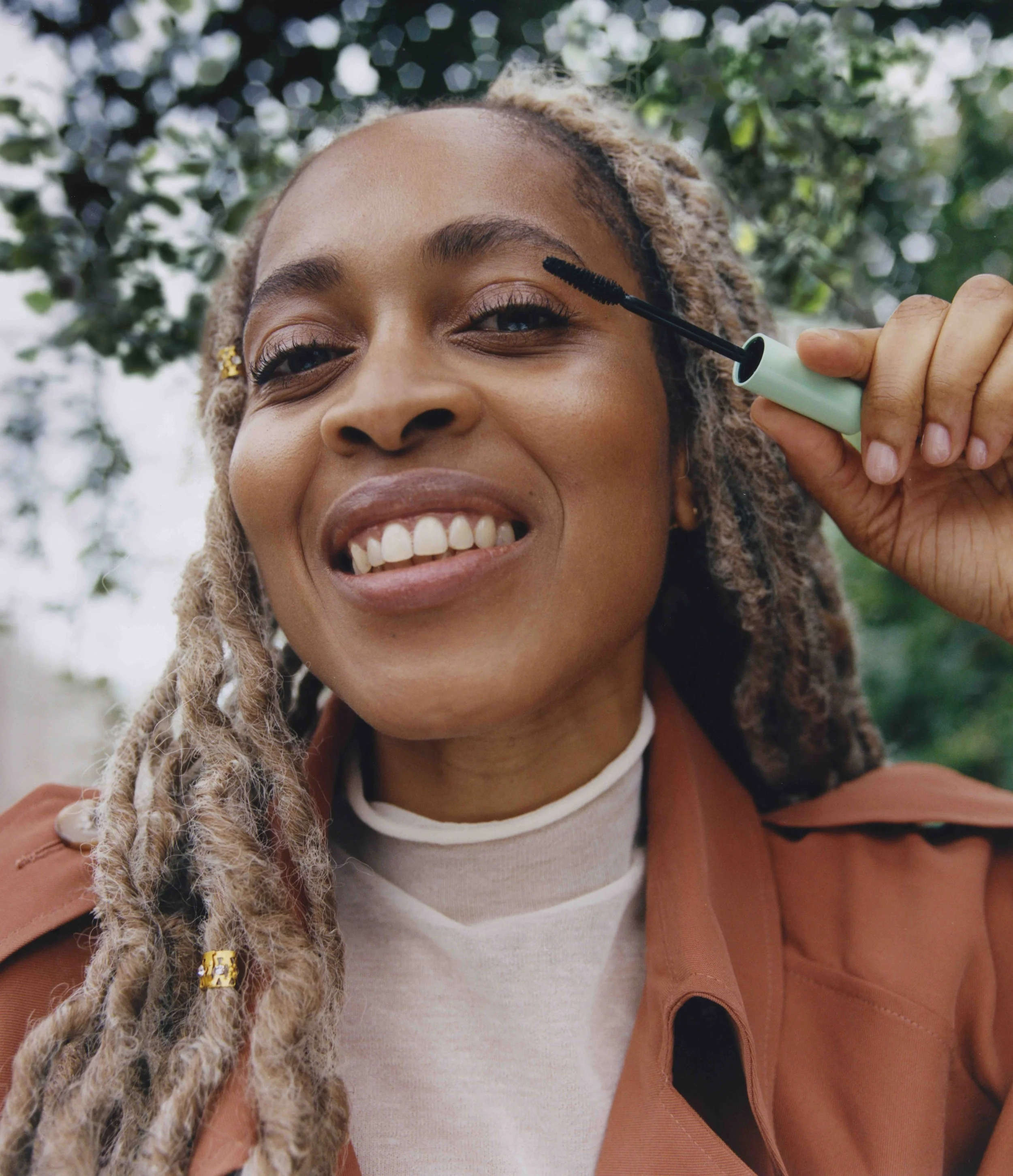 P_4497 No7_MascaraKV_Efe copy.jpg